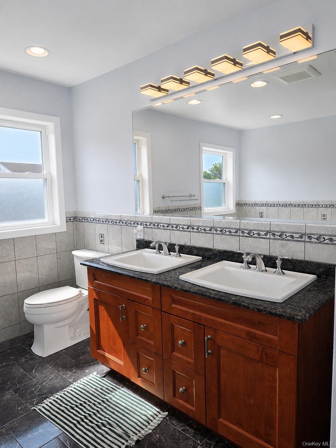 2706 Peconic Avenue Property Photo 24