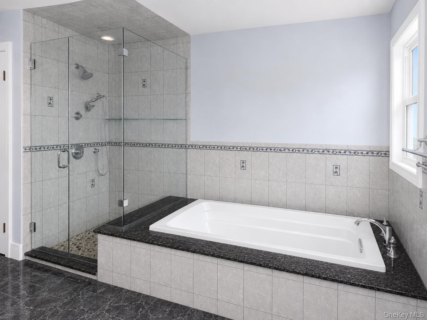 2706 Peconic Avenue Property Photo 25