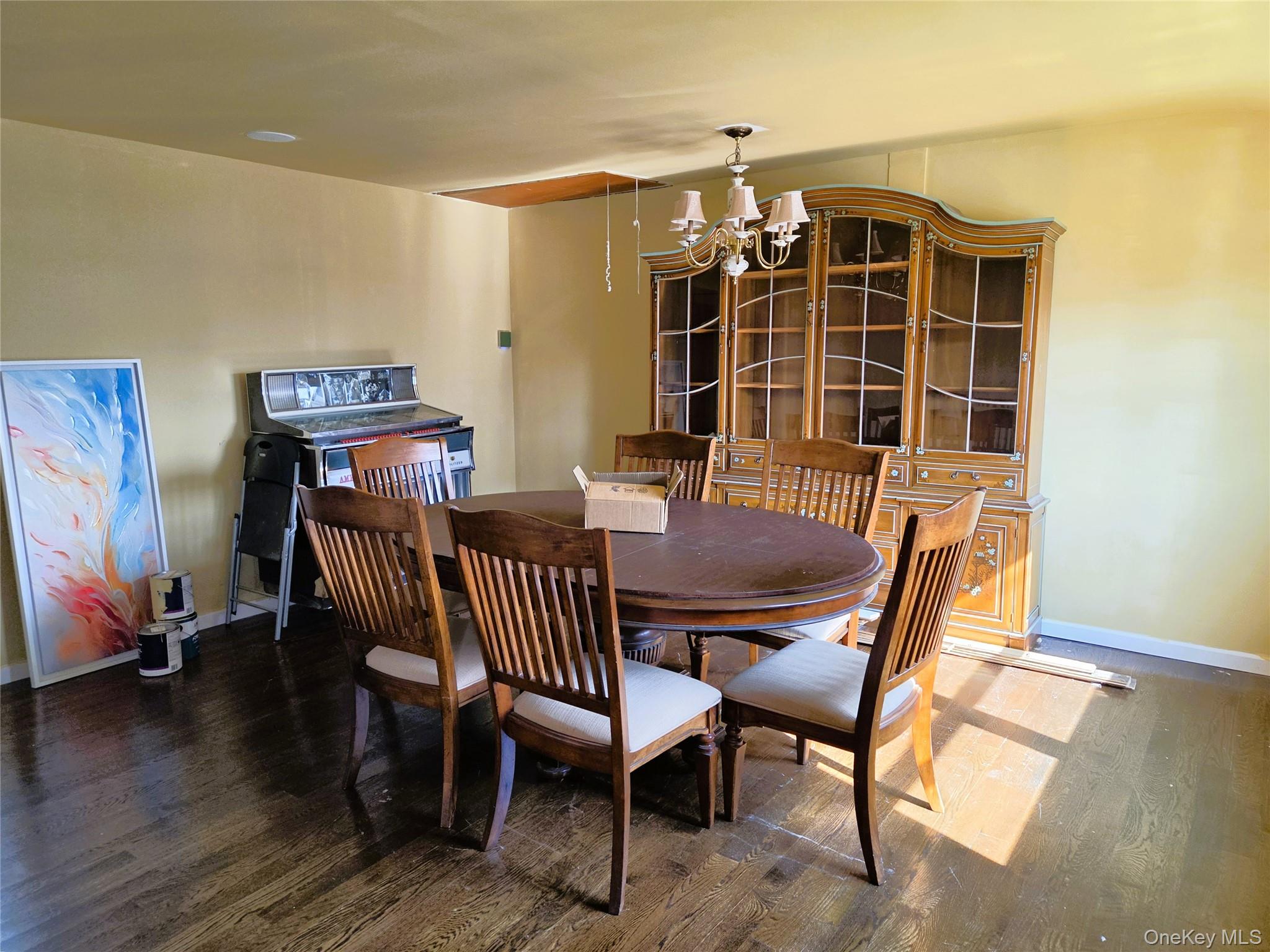 2706 Peconic Avenue Property Photo 28