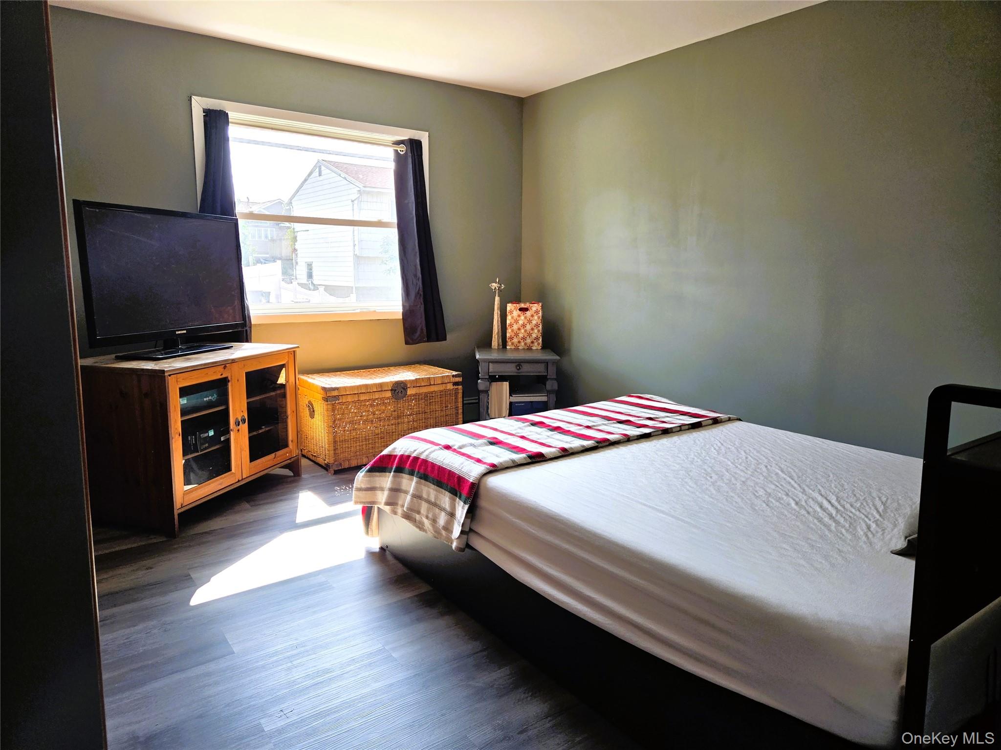 2706 Peconic Avenue Property Photo 33