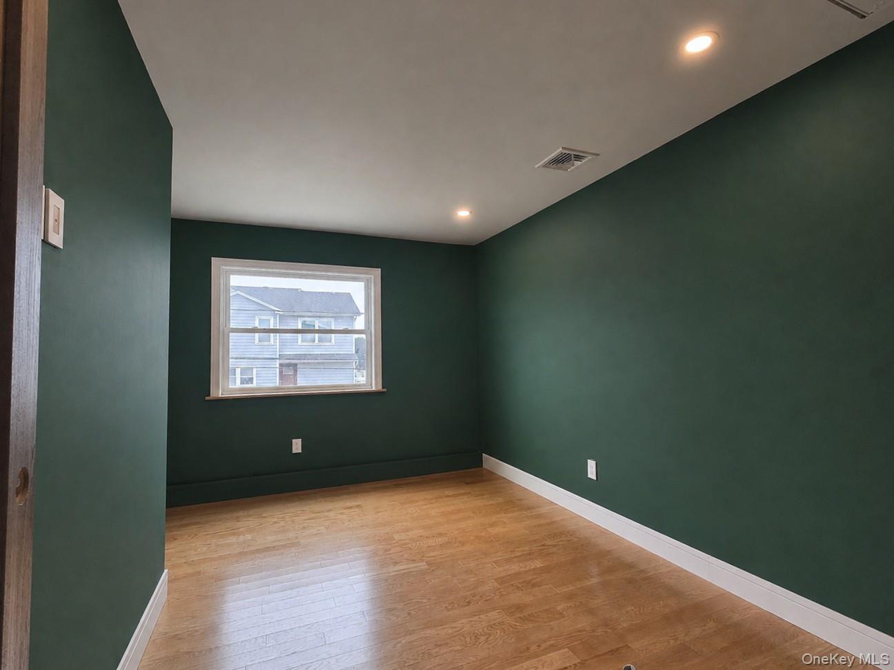 2706 Peconic Avenue Property Photo 38