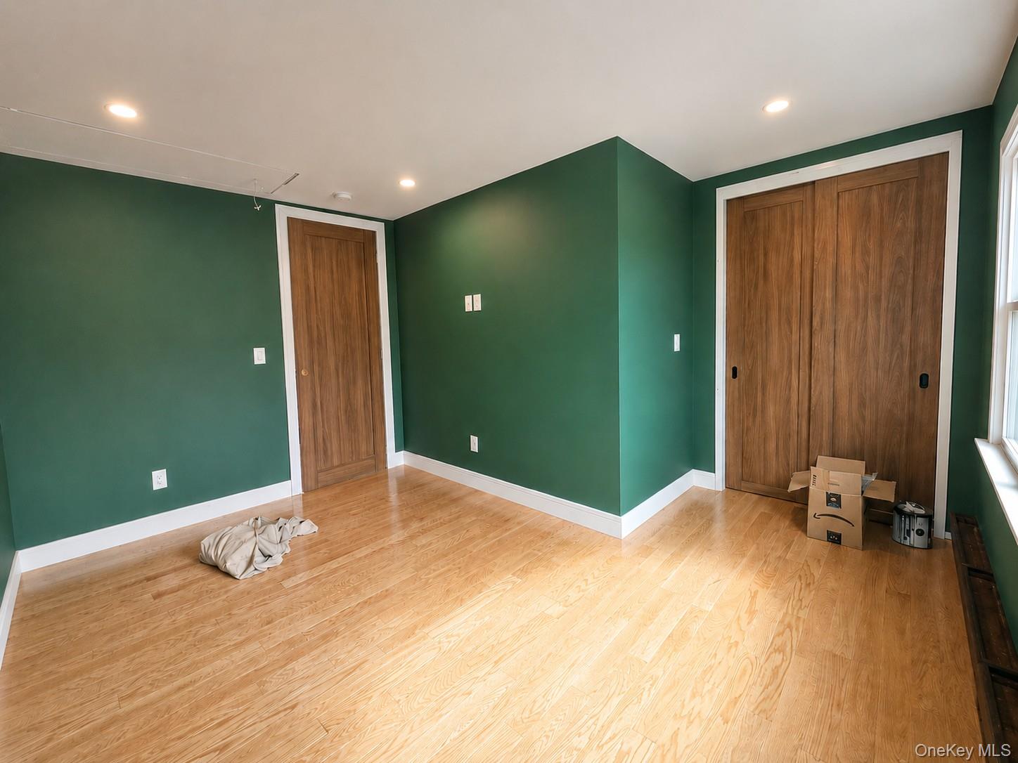 2706 Peconic Avenue Property Photo 40