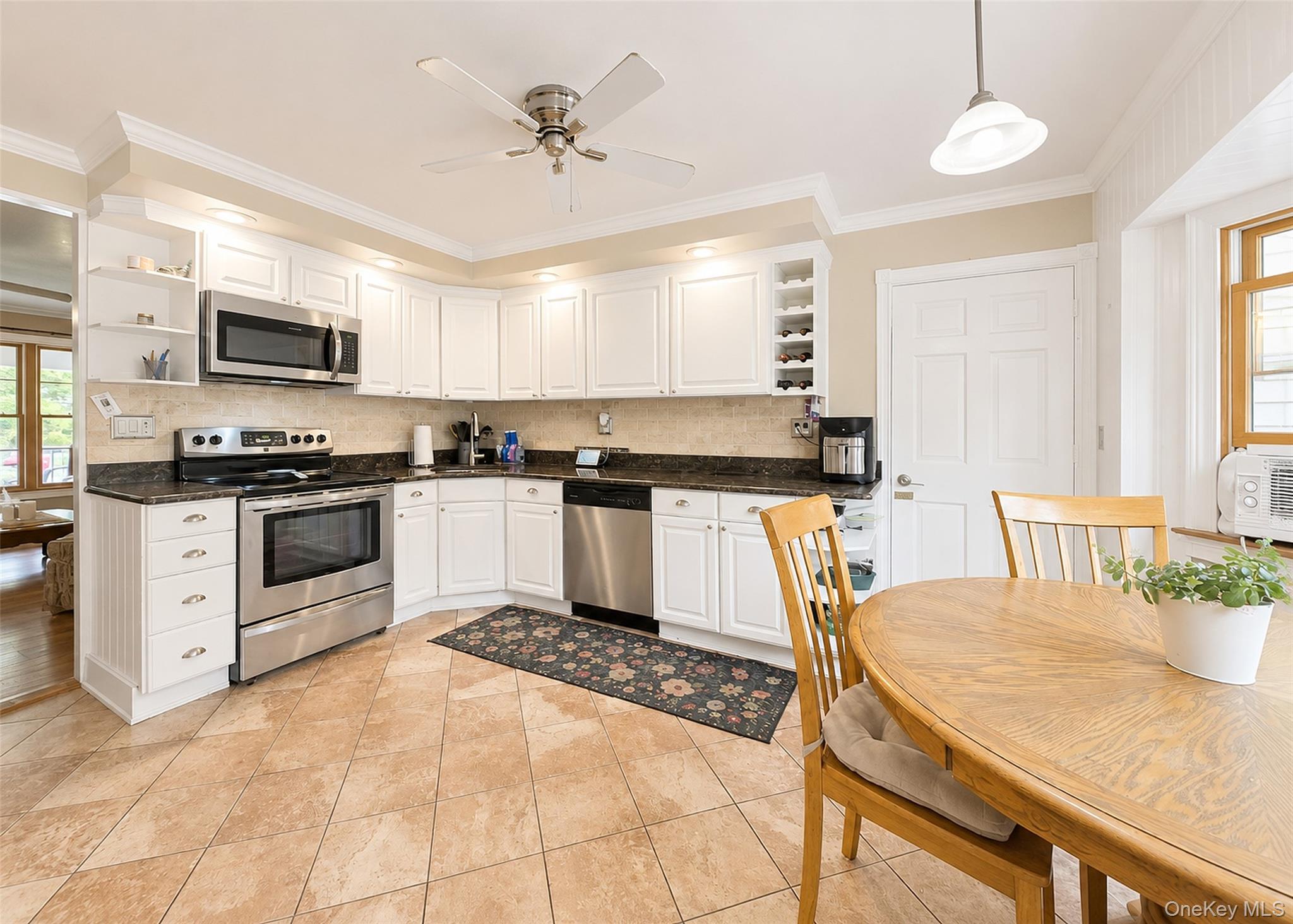 19 Evy Court Property Photo 6