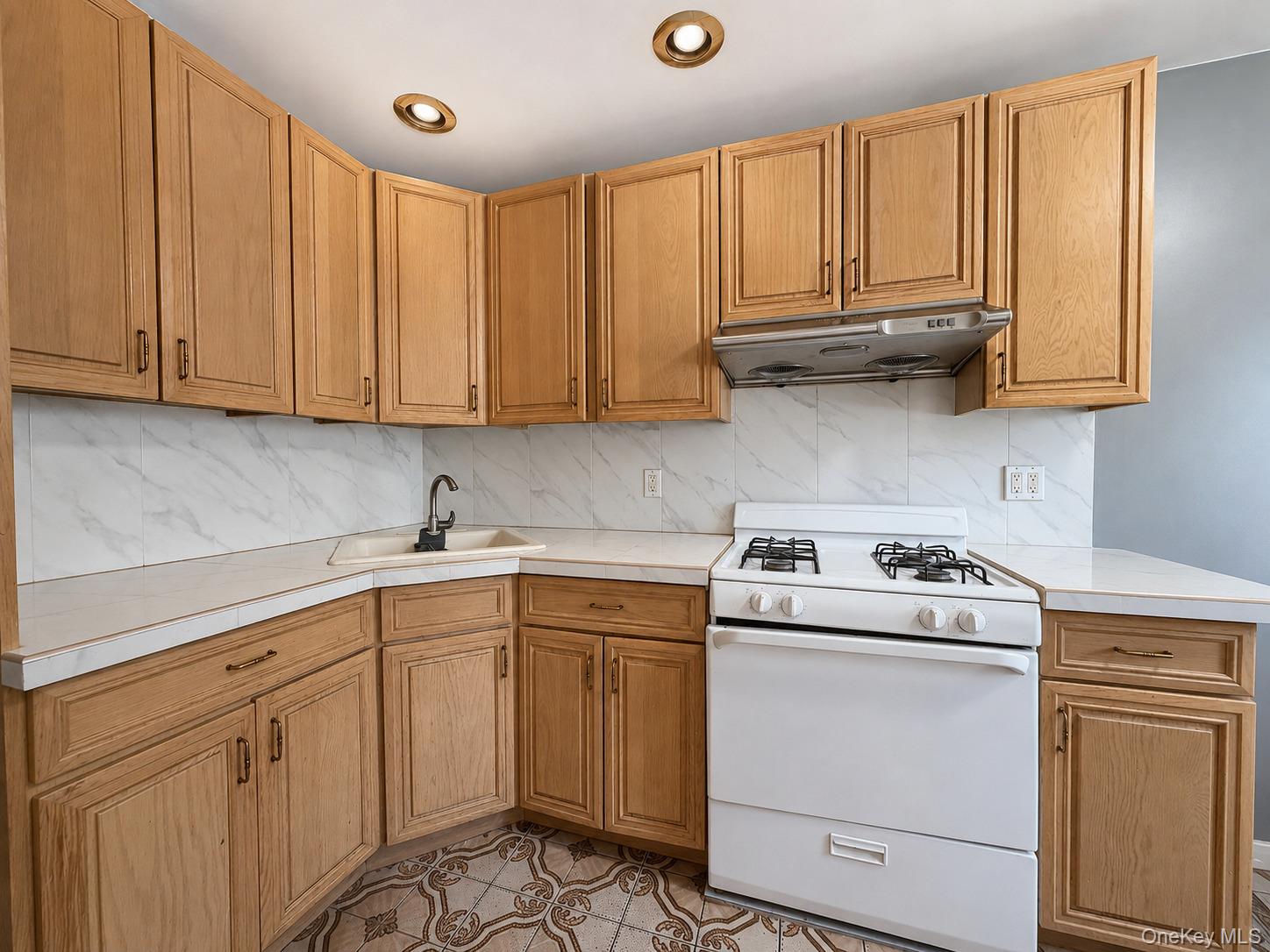 115-08 Poppenhusen Avenue Property Photo 4