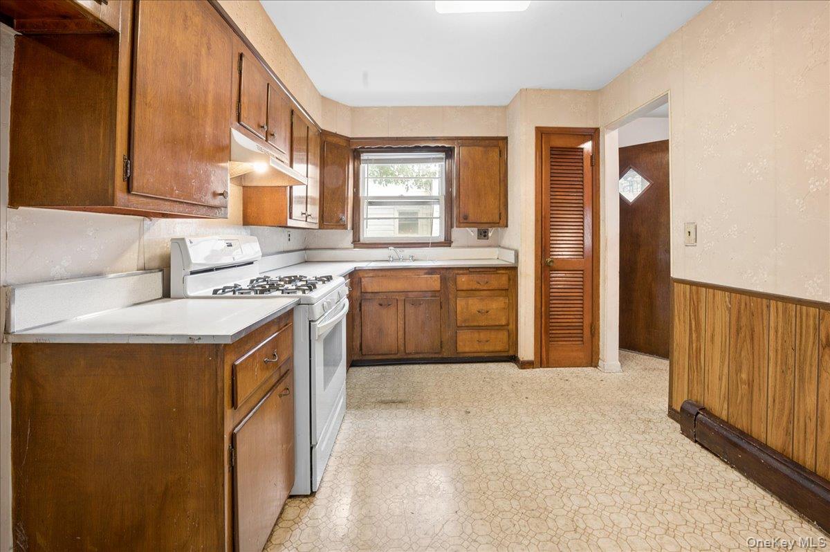 173 Bennett Avenue Property Photo 9