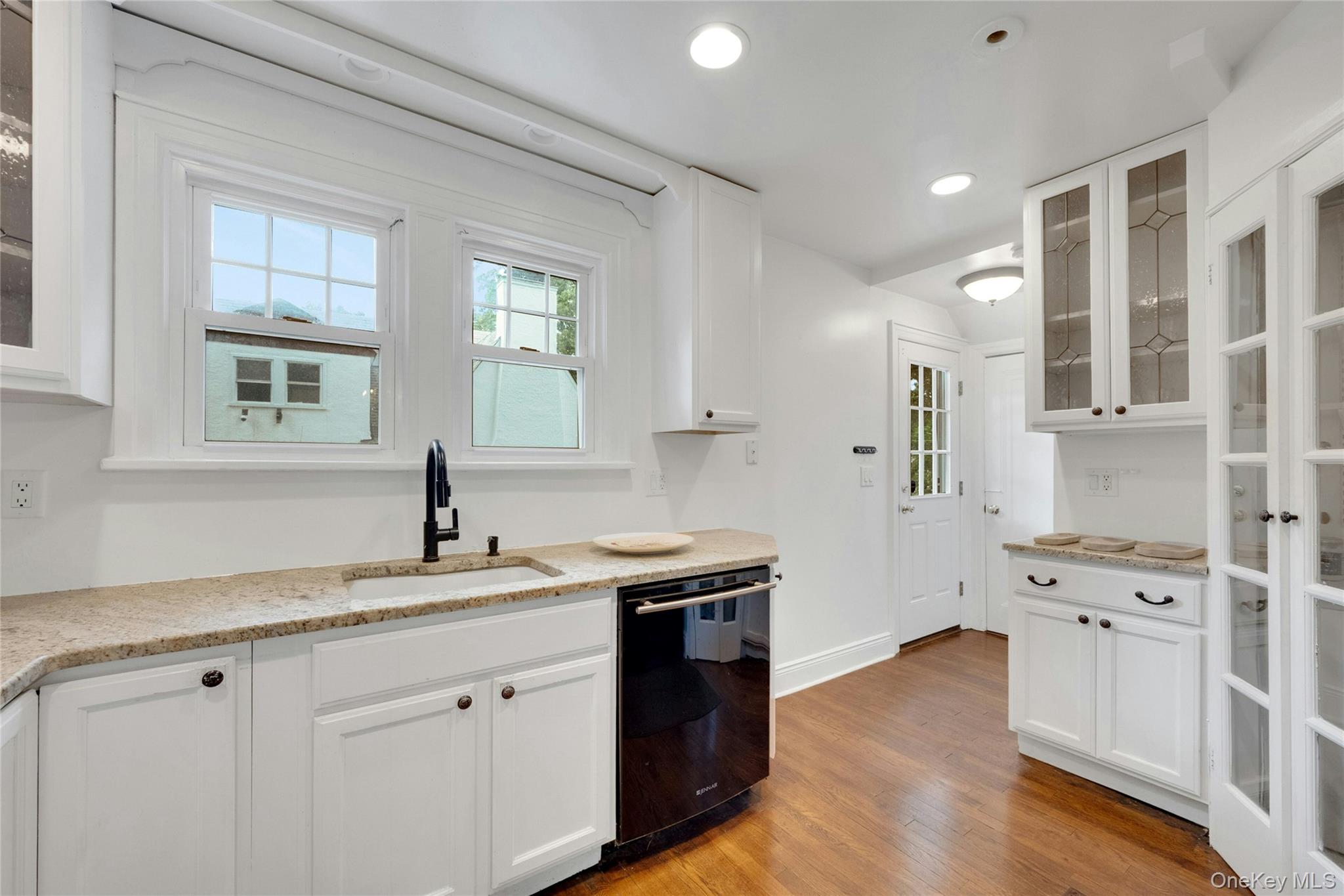 1179 Post Road Property Photo 7
