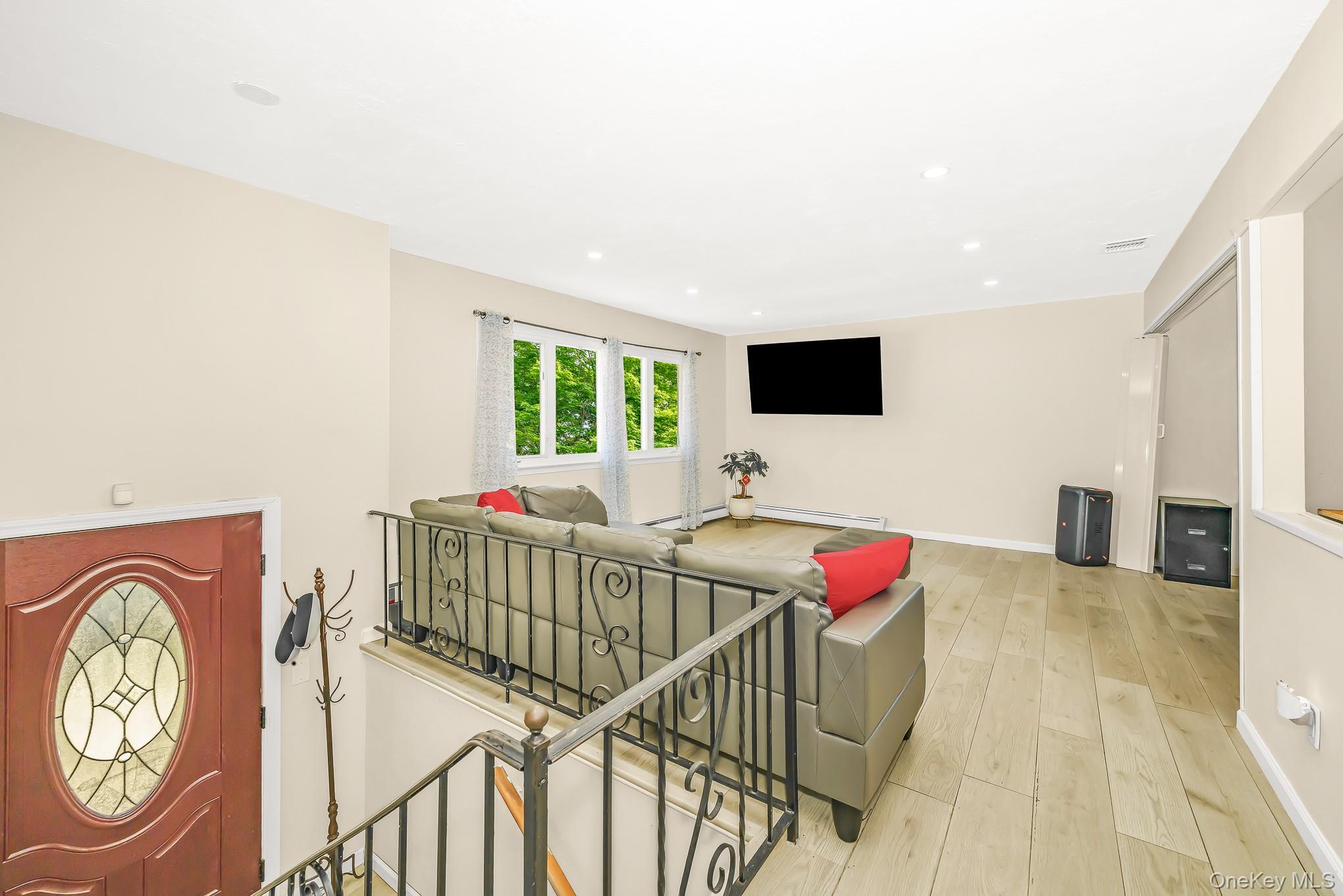 9 Hamlin Avenue Property Photo 4