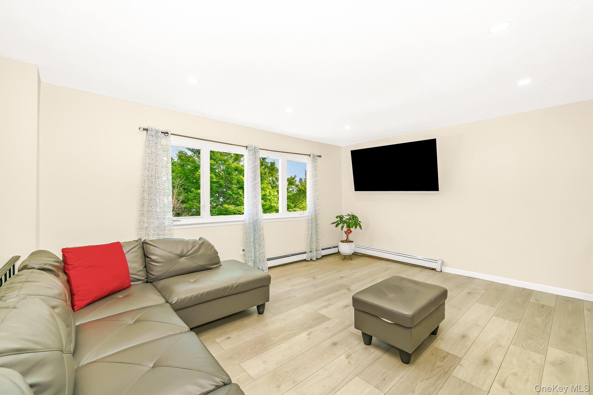 9 Hamlin Avenue Property Photo 6