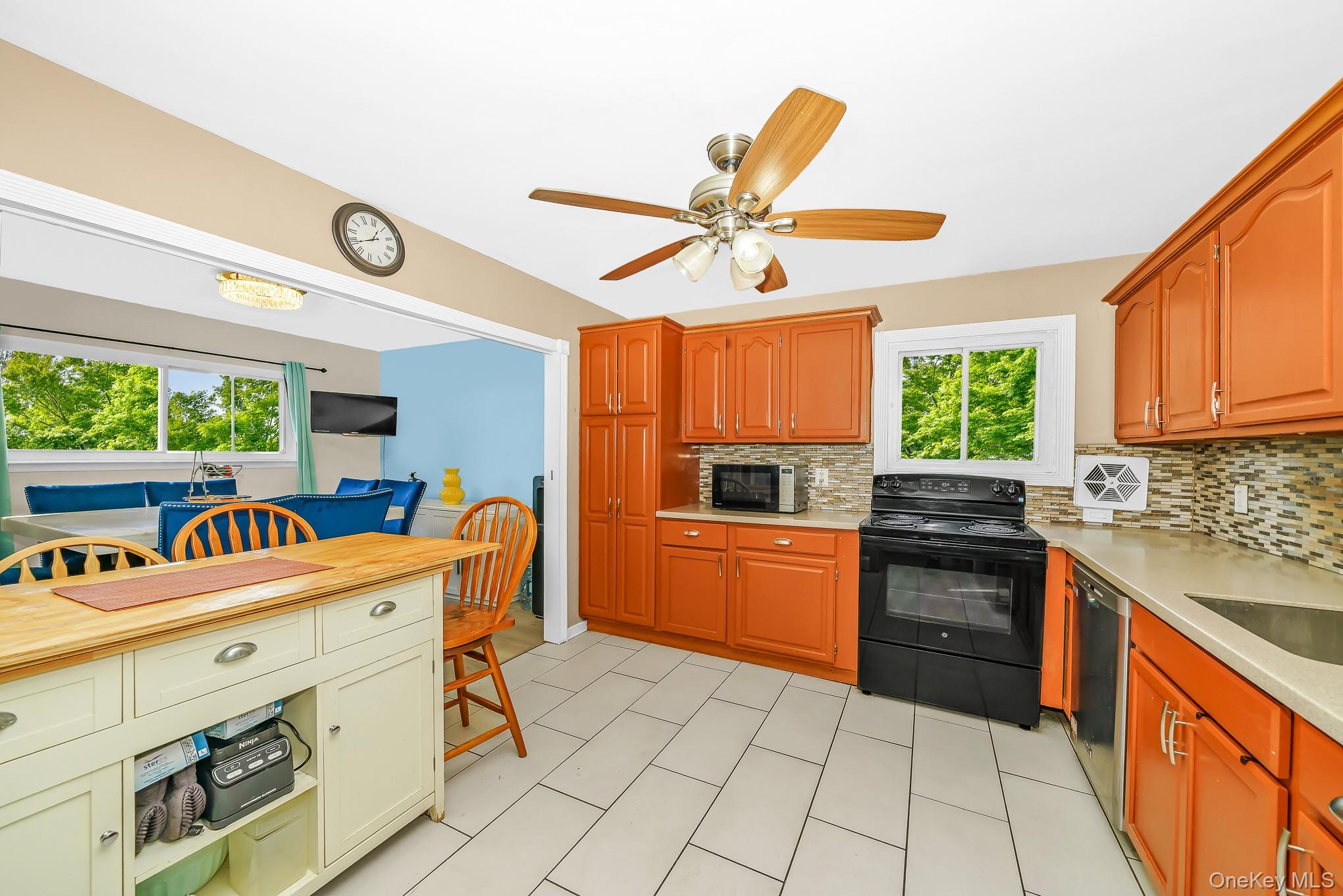 9 Hamlin Avenue Property Photo 13