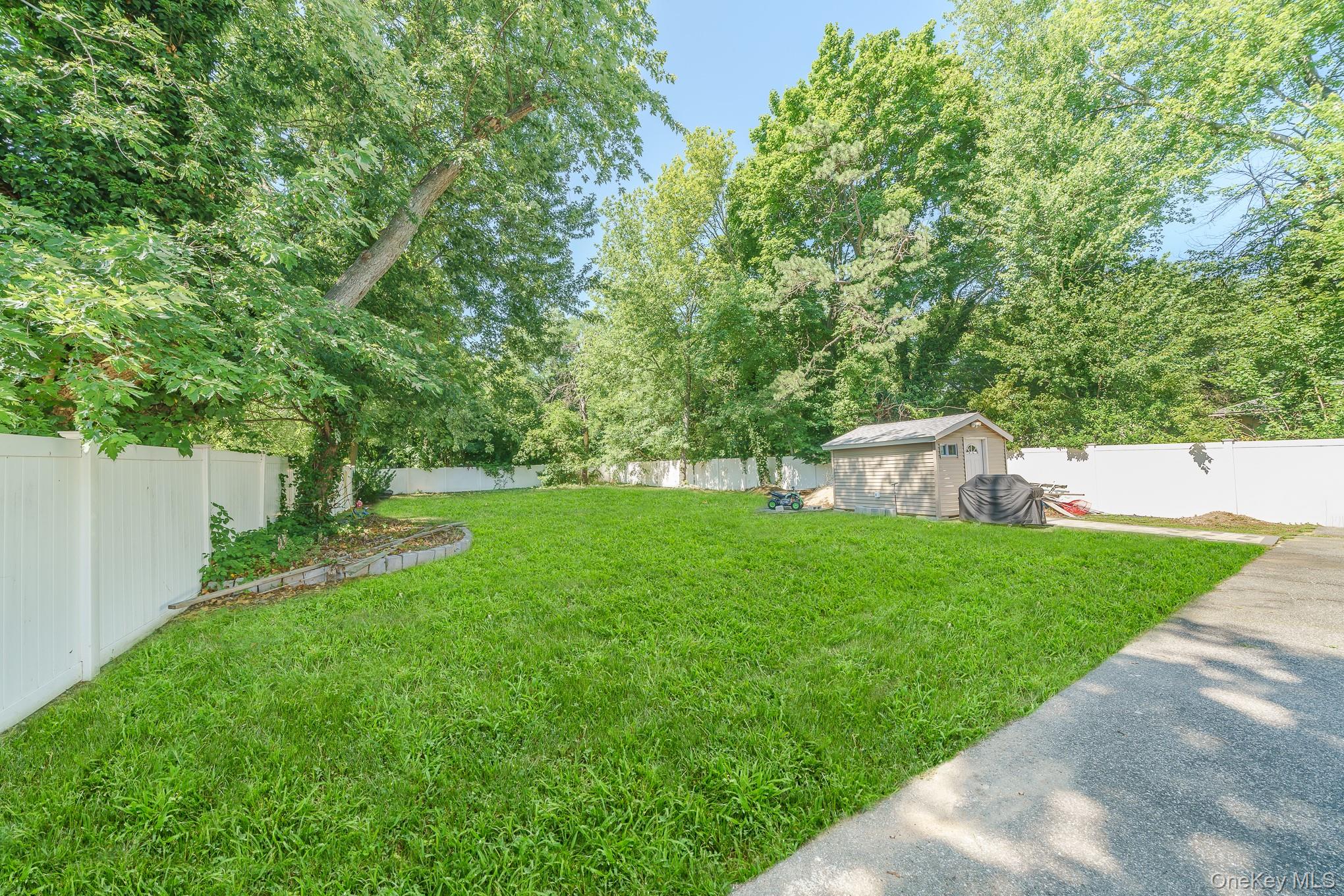 9 Hamlin Avenue Property Photo 28