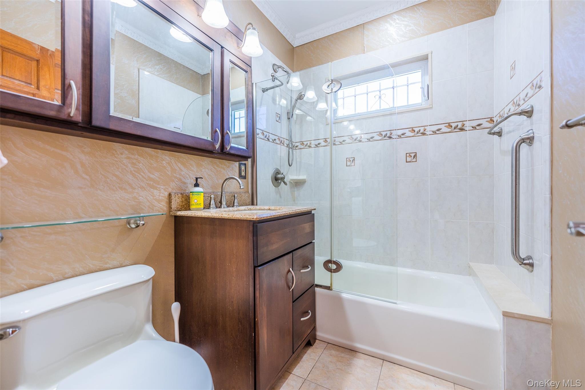 65-11 168th Street Property Photo 18