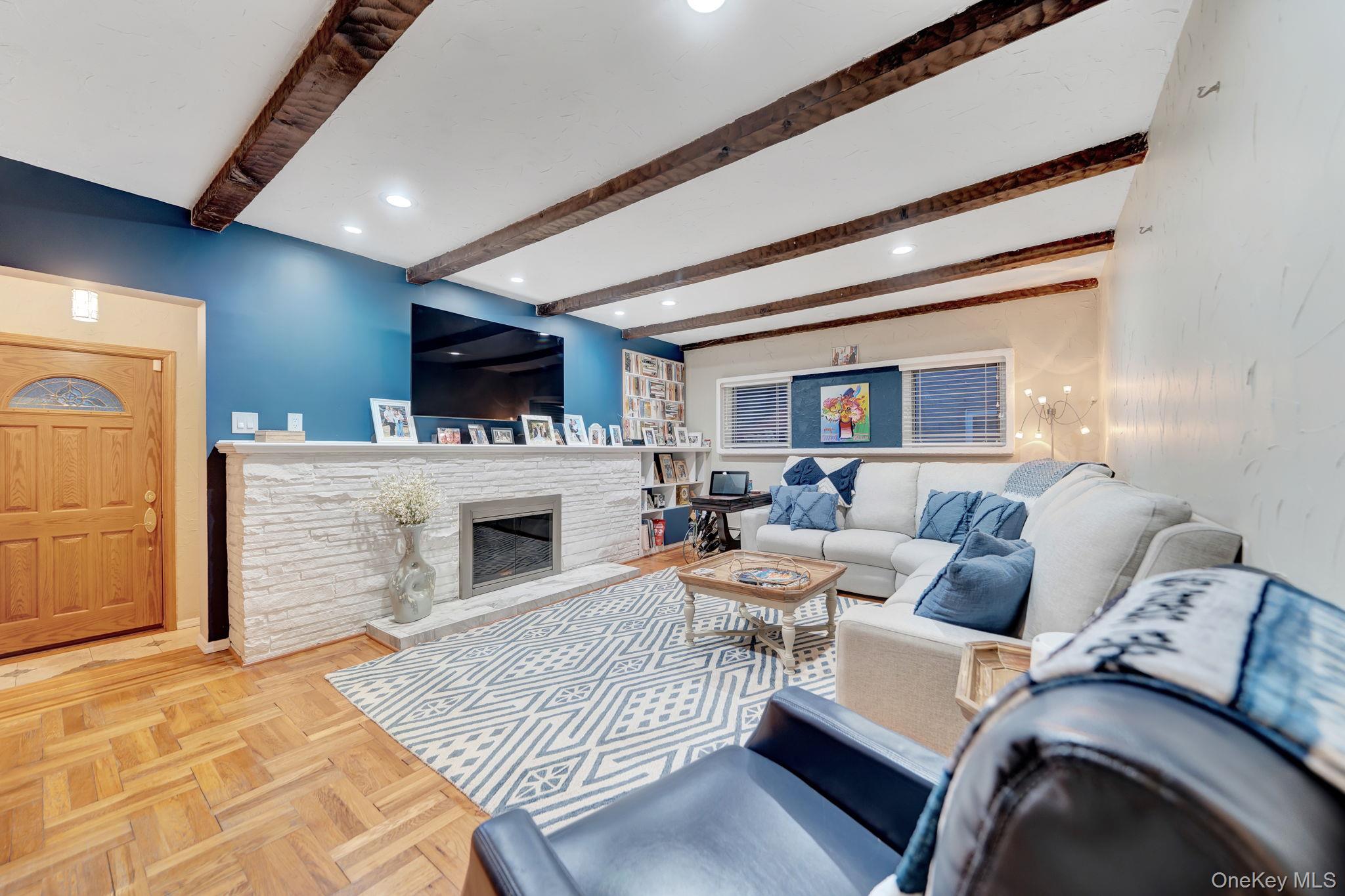 327 Wynsum Avenue Property Photo 8