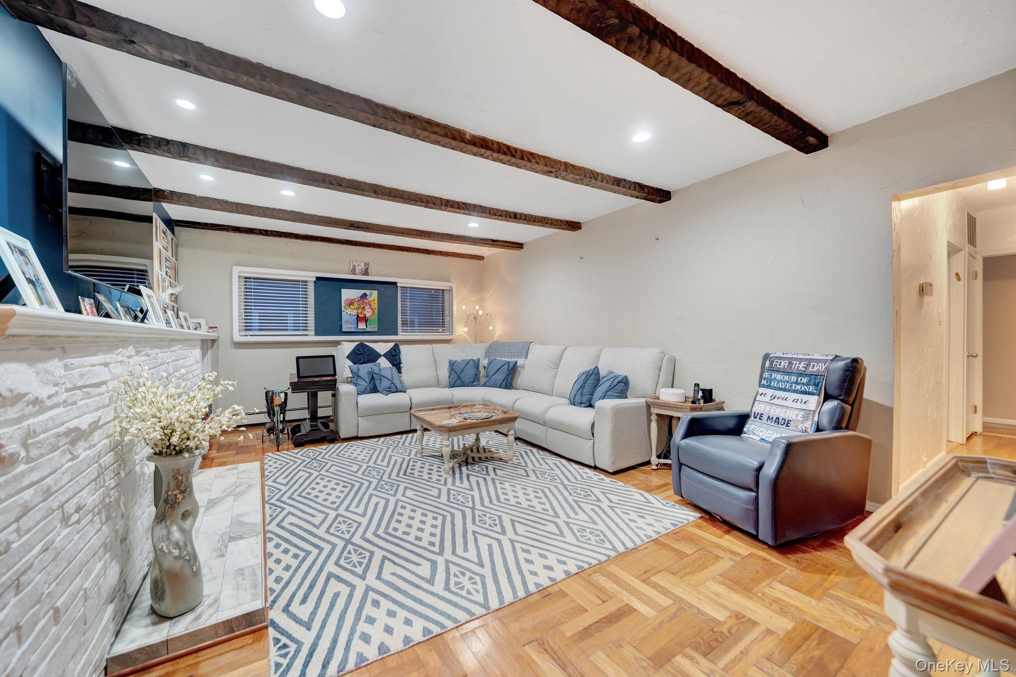 327 Wynsum Avenue Property Photo 10