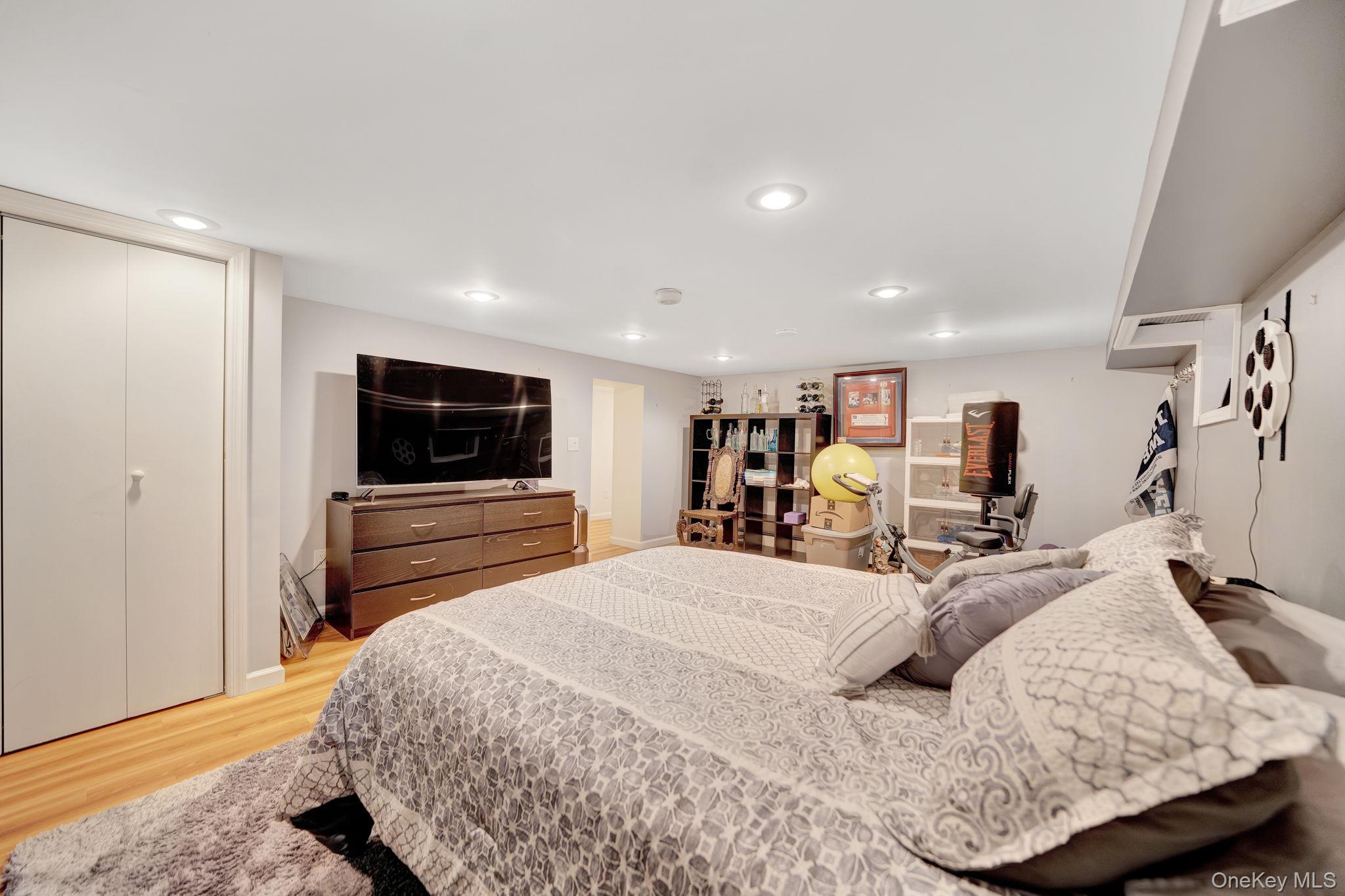 327 Wynsum Avenue Property Photo 33