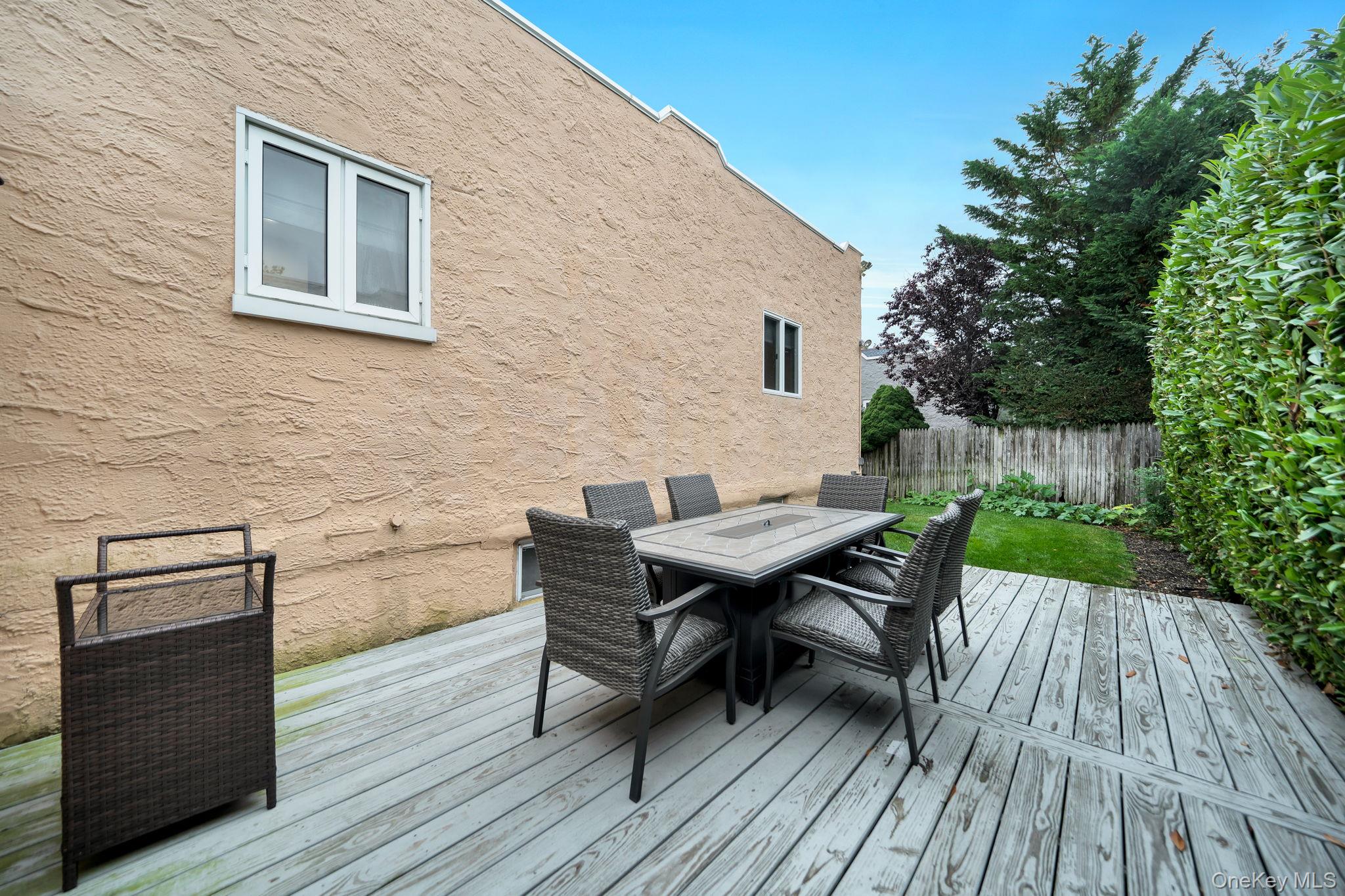 327 Wynsum Avenue Property Photo 39