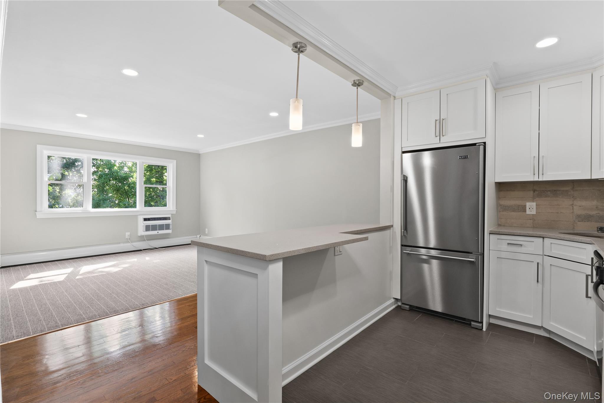 152 B N Broadway 2e Property Photo 1