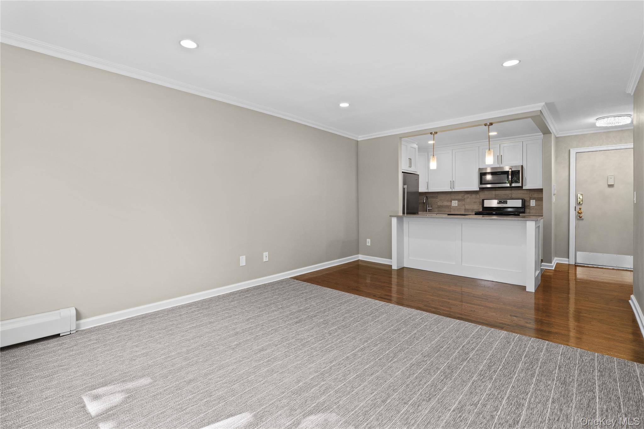 152 B N Broadway 2e Property Photo 7