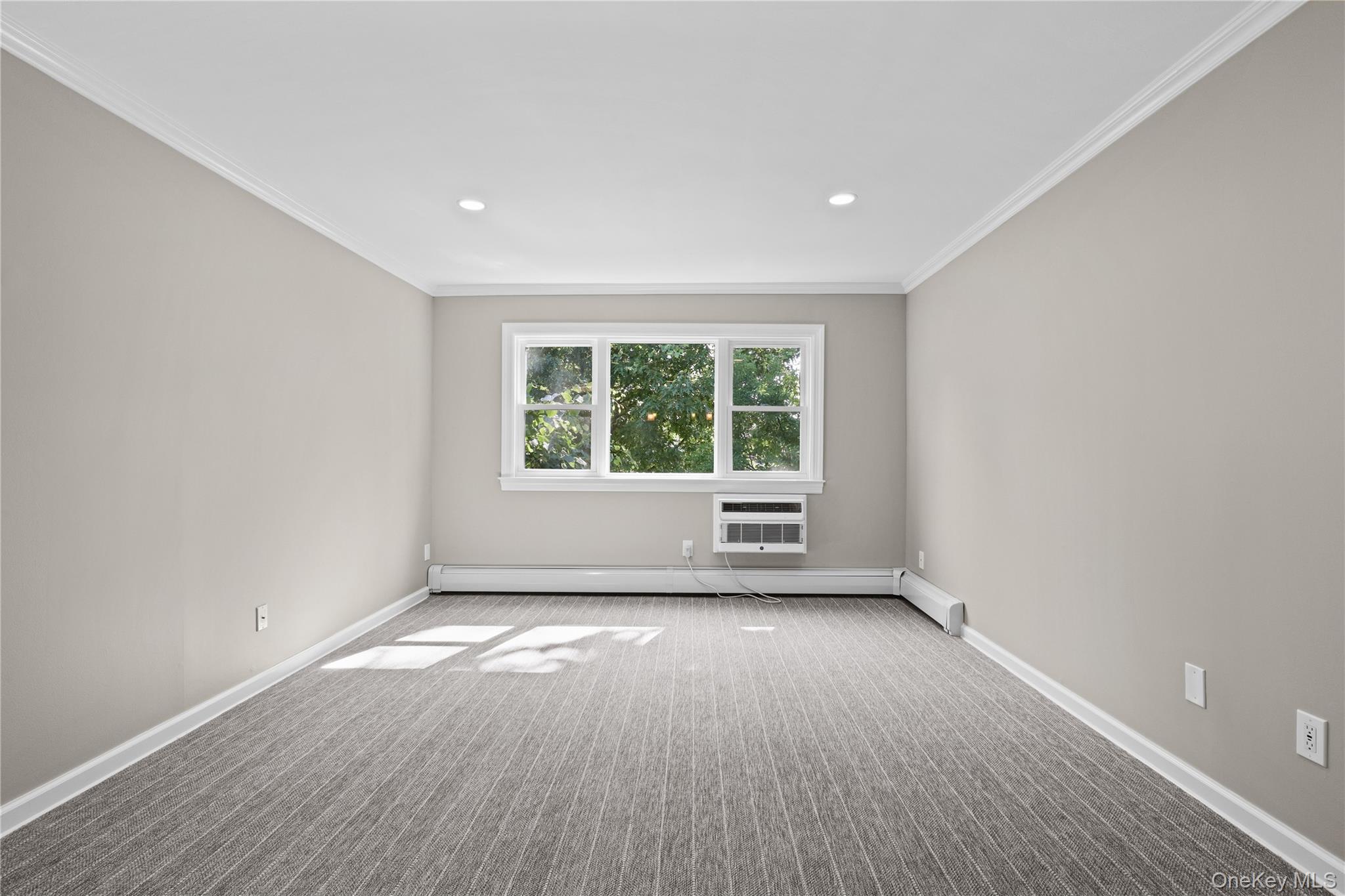 152 B N Broadway 2e Property Photo 8