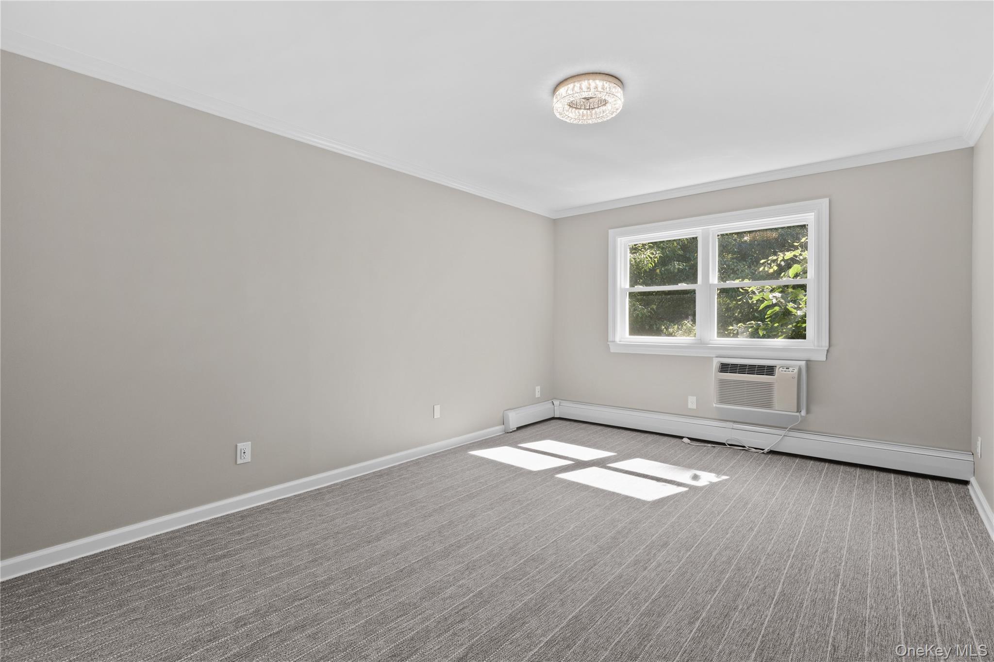 152 B N Broadway 2e Property Photo 9