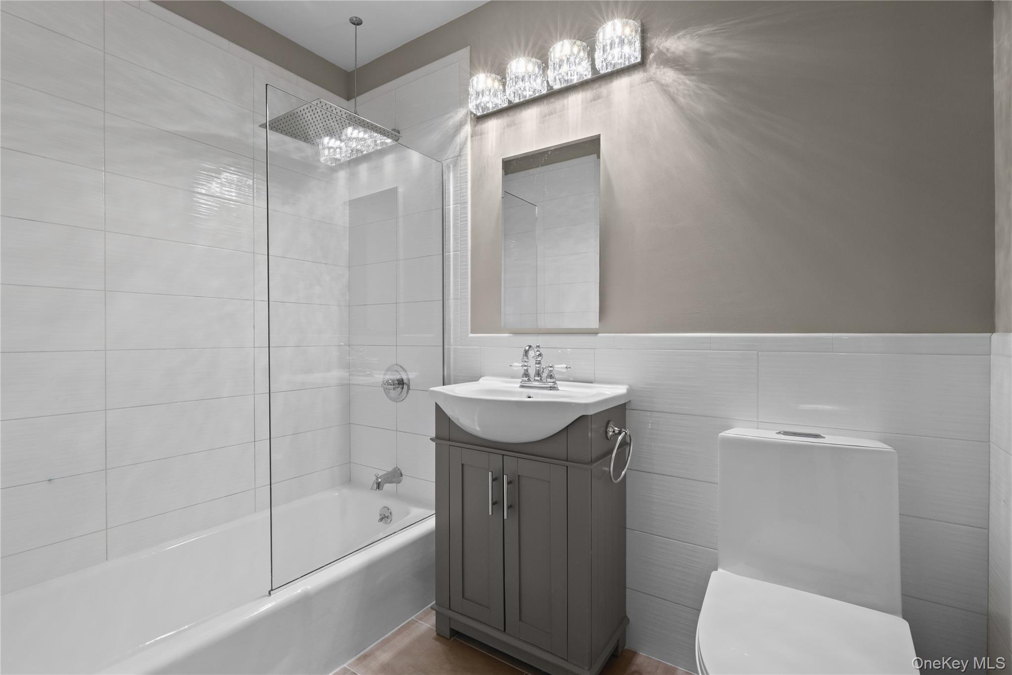 152 B N Broadway 2e Property Photo 11