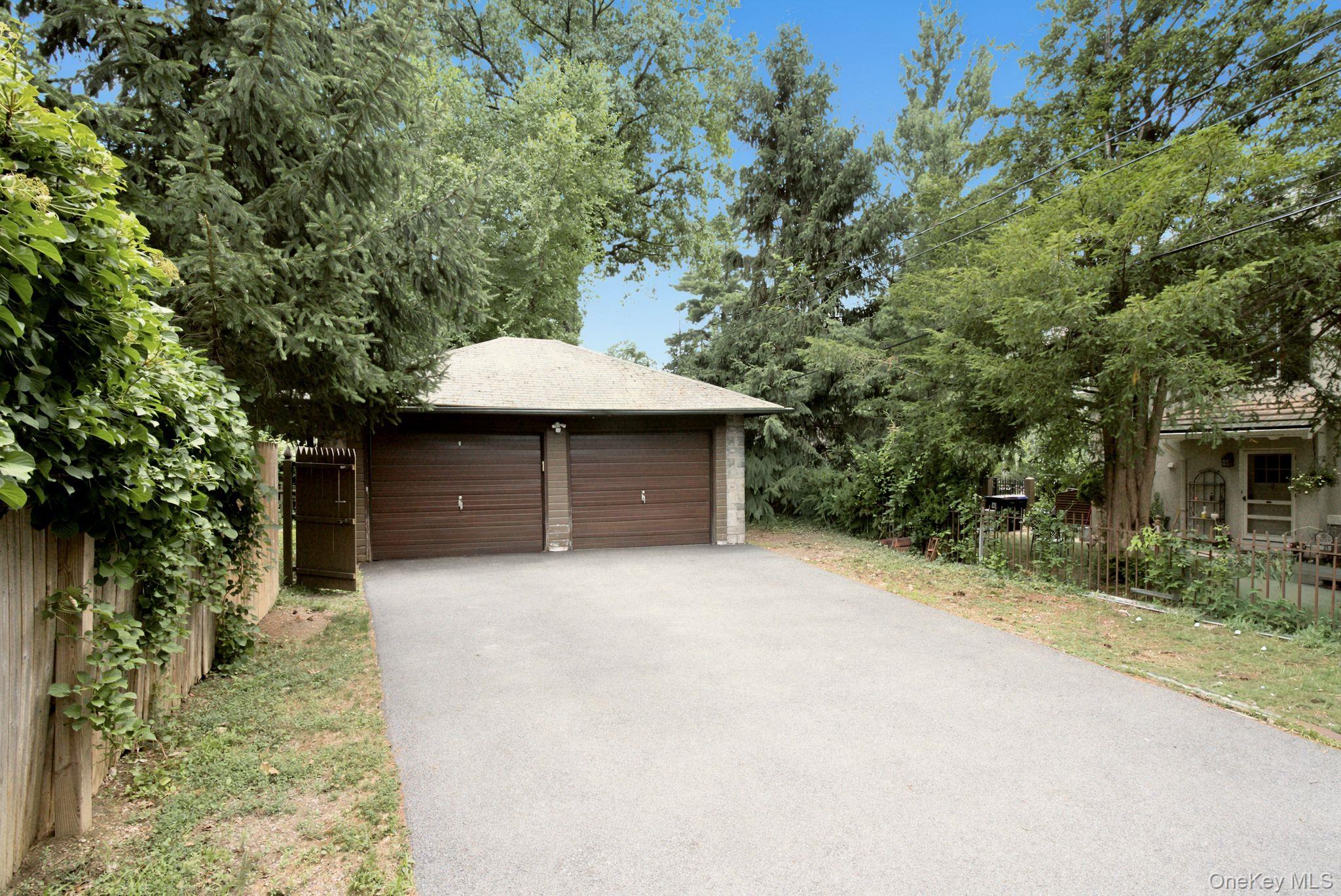 112 Academy Street Property Photo 35