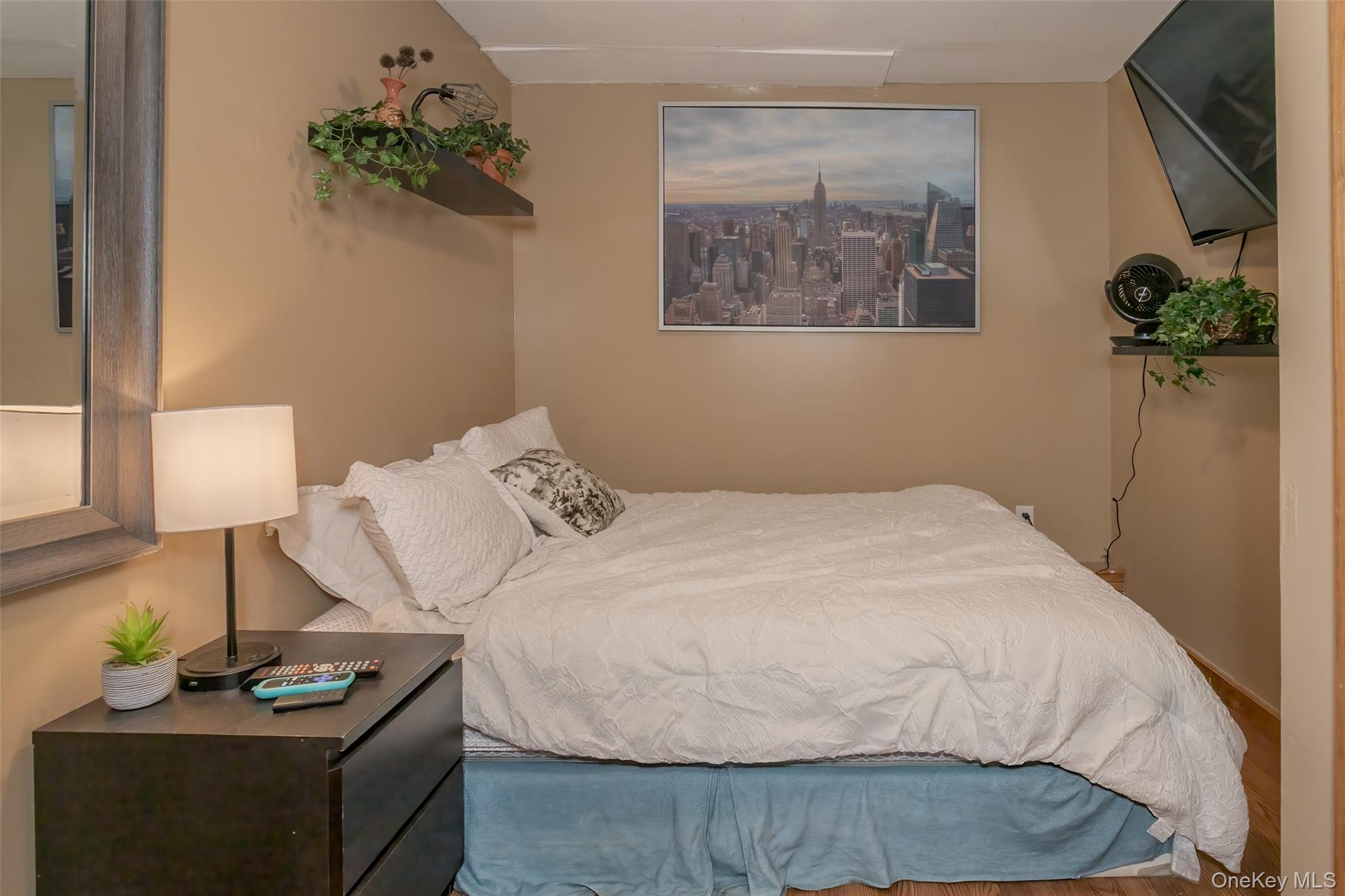 31 Main Ph Property Photo 15