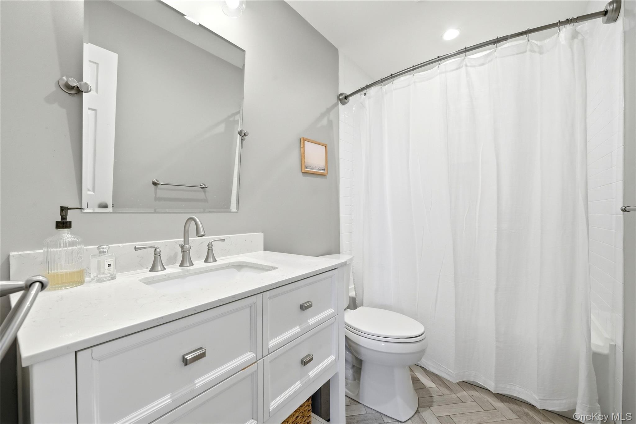 240 Eaton Lane Property Photo 32