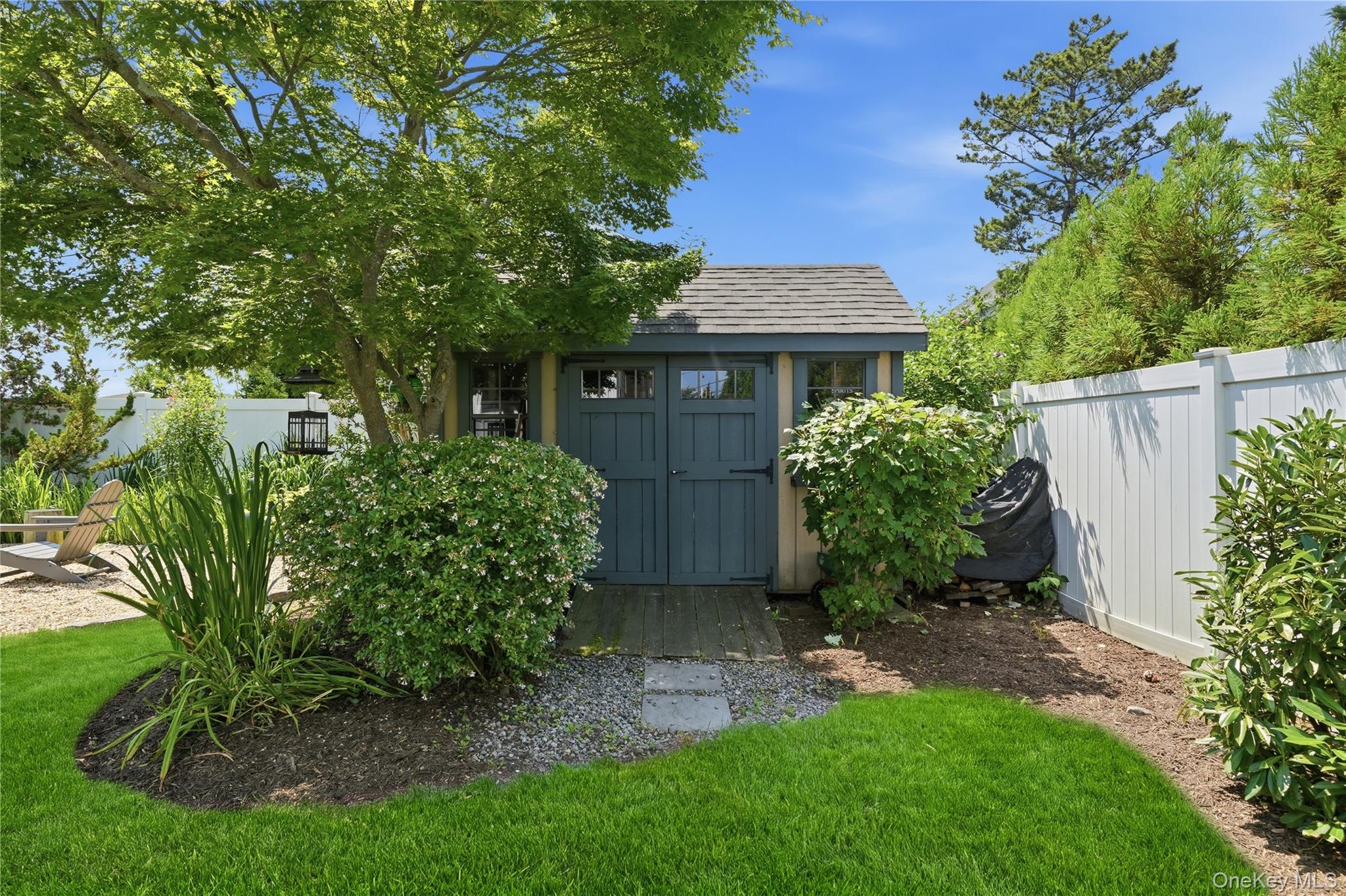 240 Eaton Lane Property Photo 41