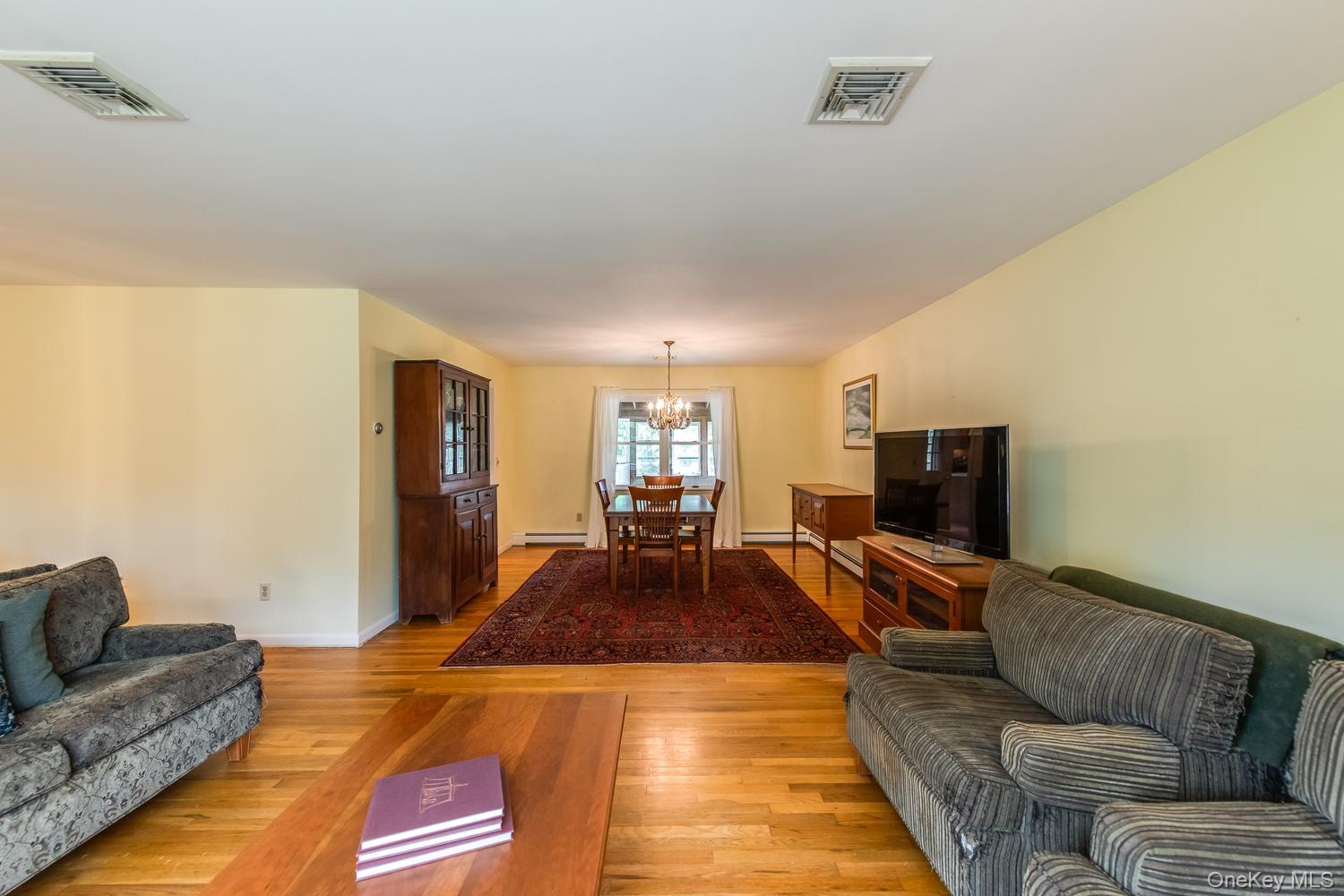 284 Waterbury Hill Road Property Photo 7
