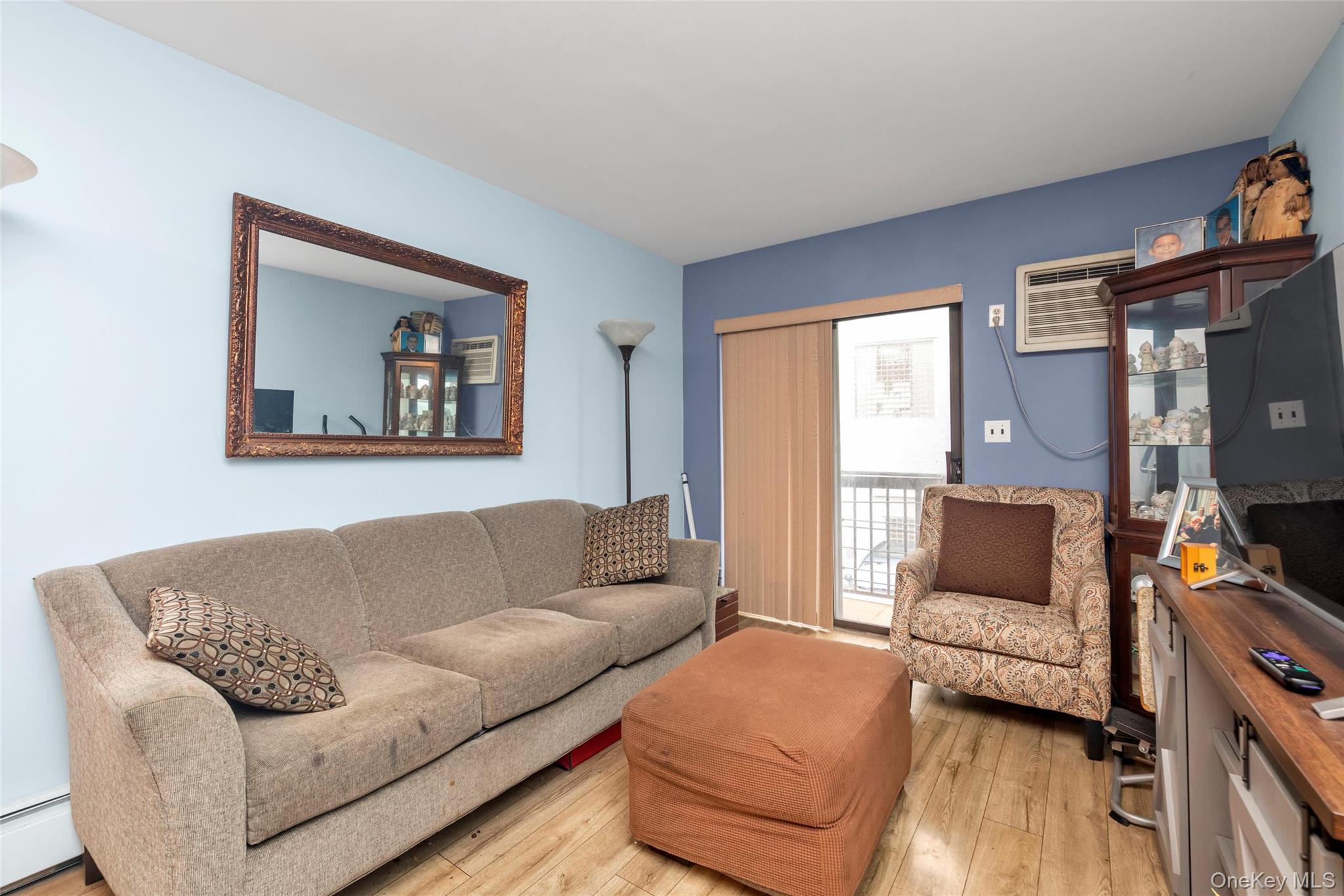 5536 69th Place R3 Property Photo 3
