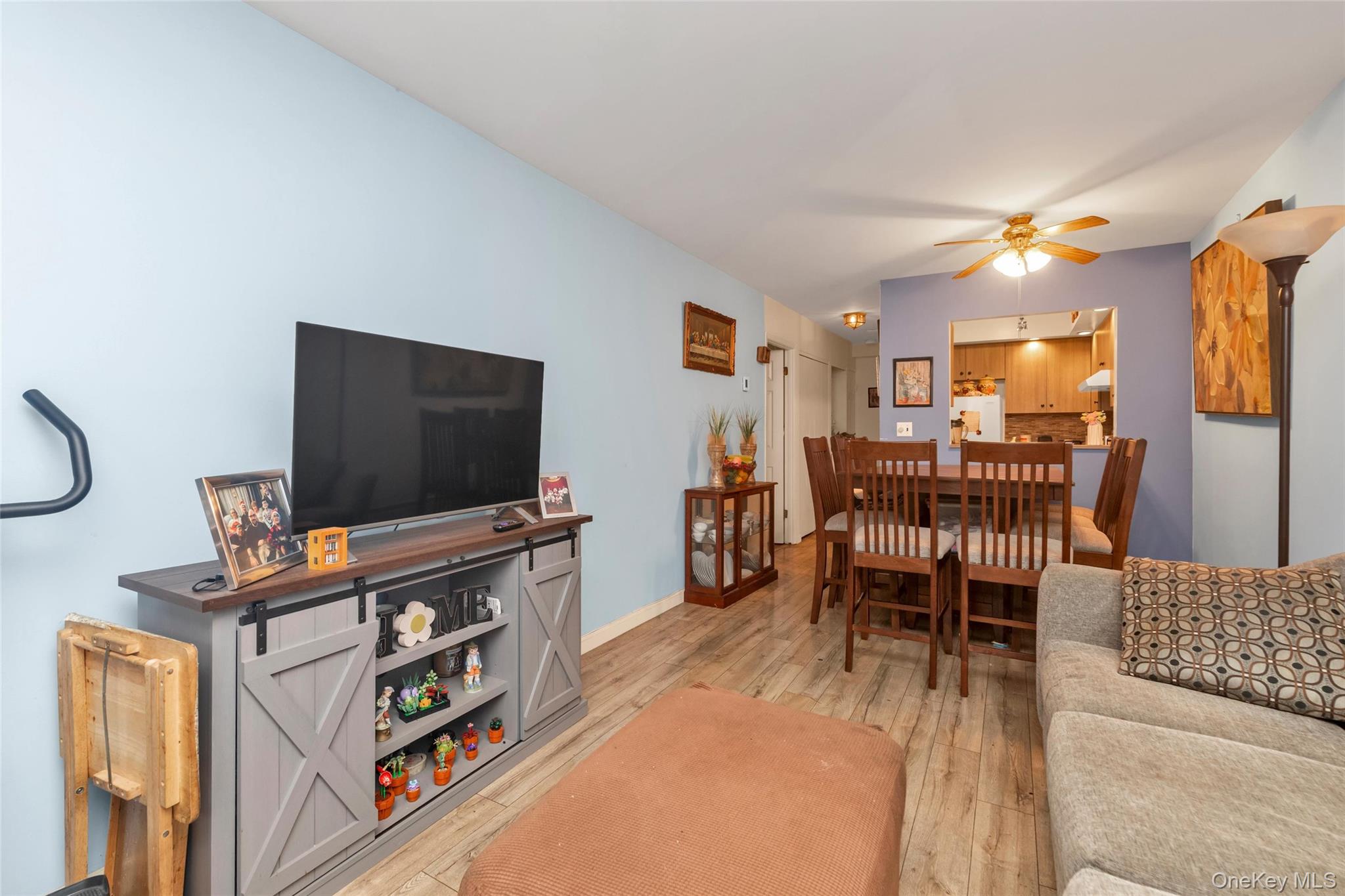 5536 69th Place R3 Property Photo 5