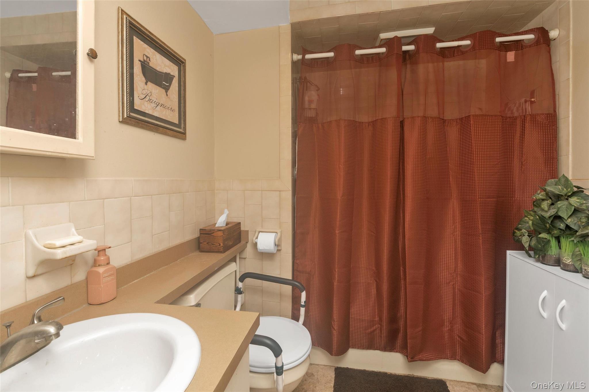 5536 69th Place R3 Property Photo 10