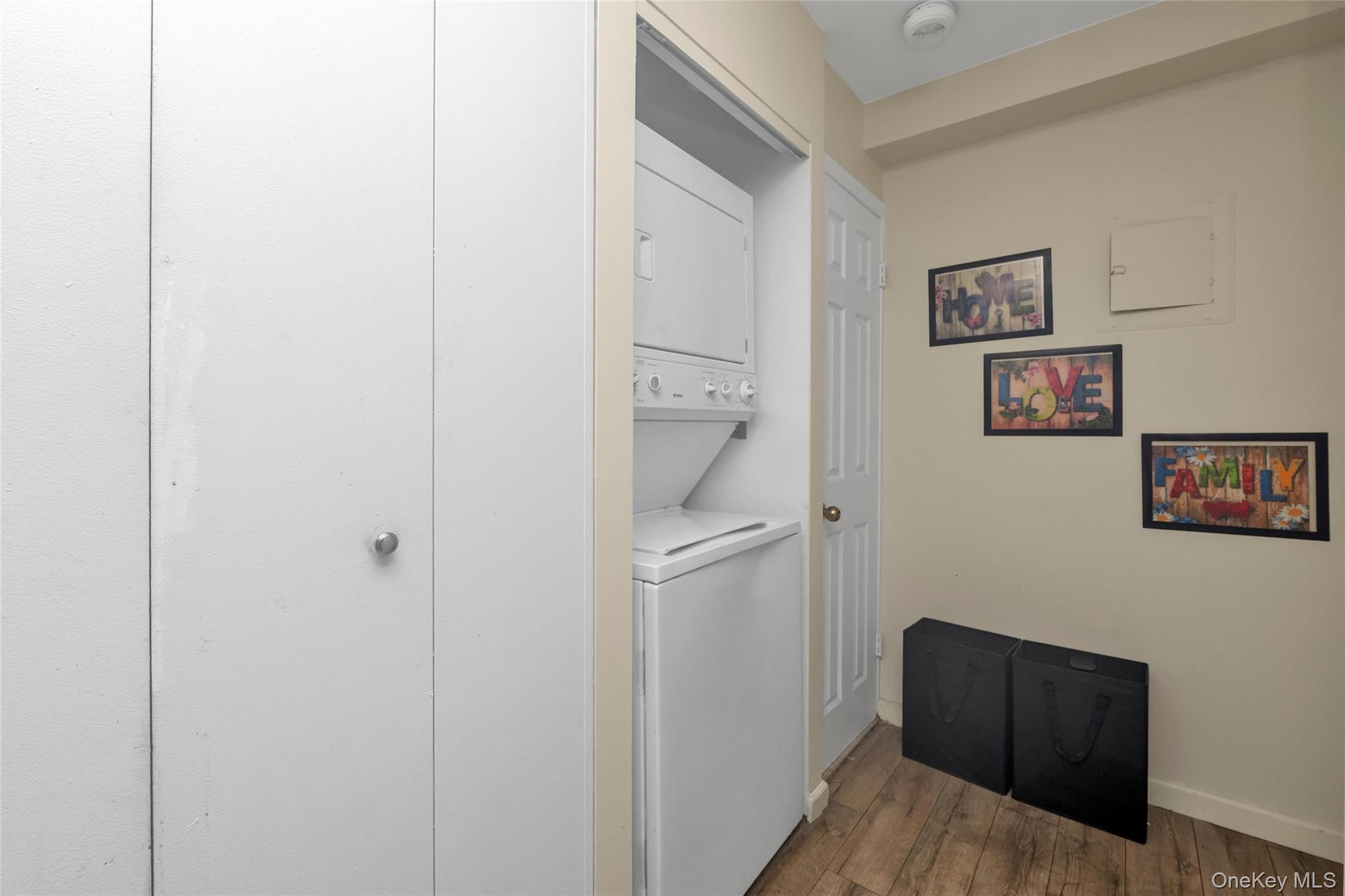 5536 69th Place R3 Property Photo 11