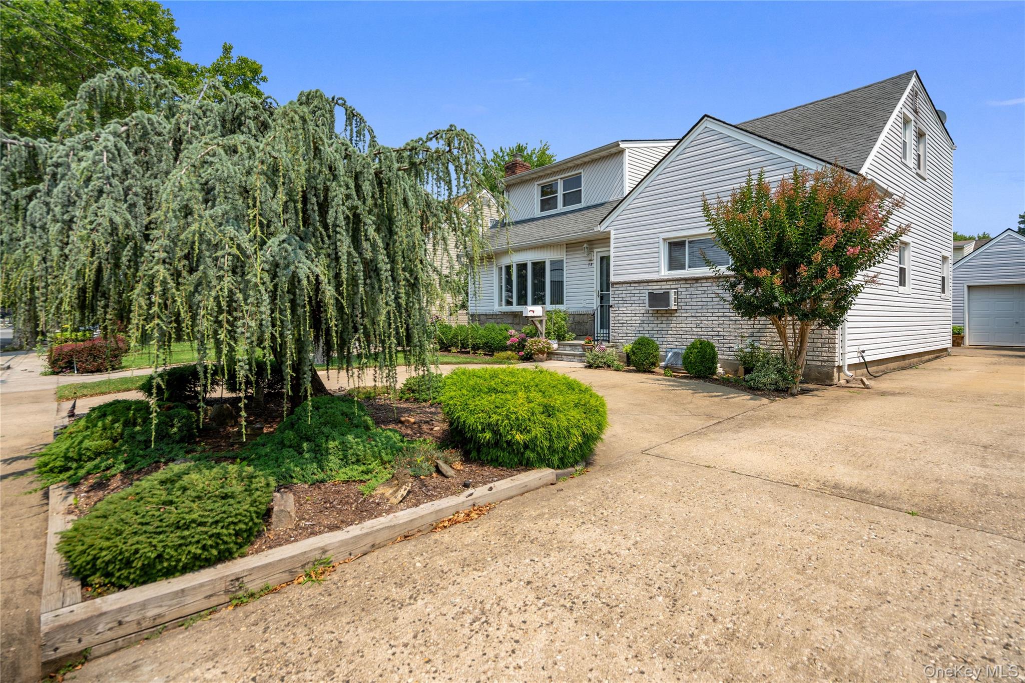 78 Ambrose Avenue Property Photo 3