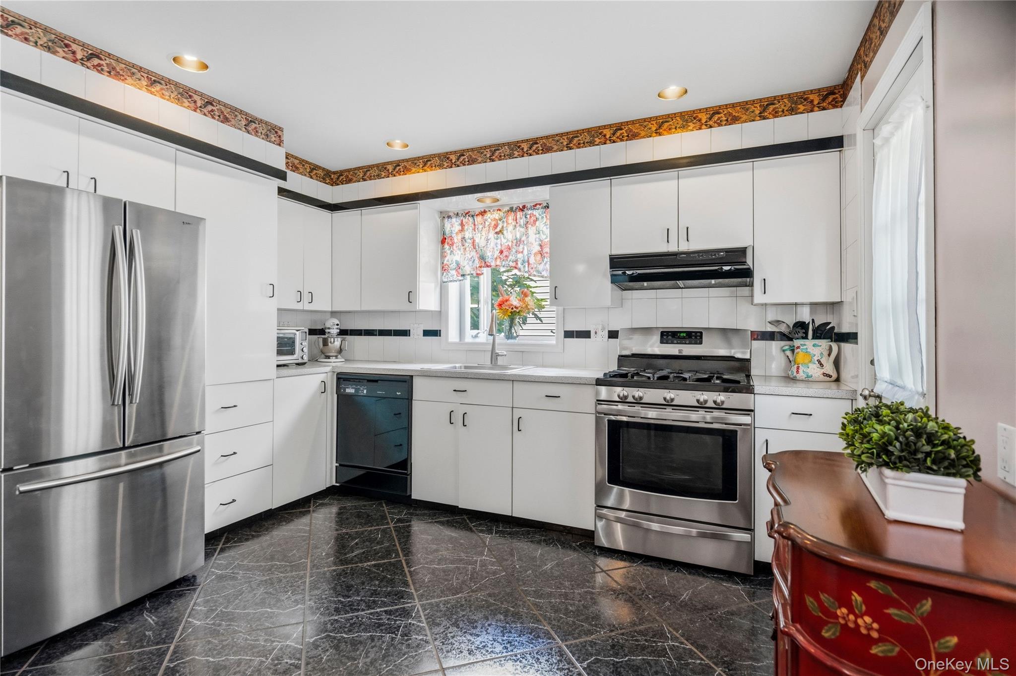 78 Ambrose Avenue Property Photo 13