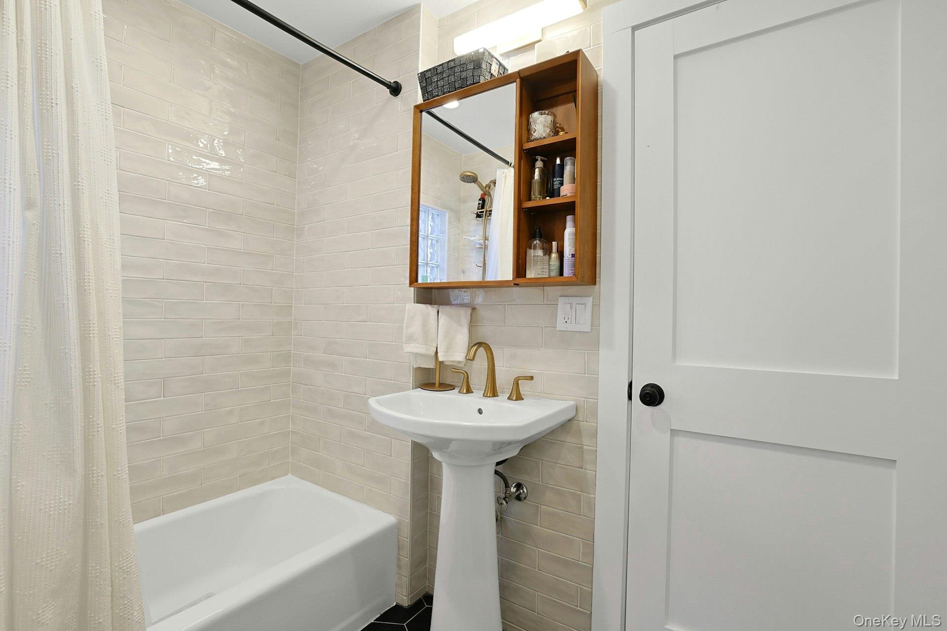 32 School Street A Property Photo 15