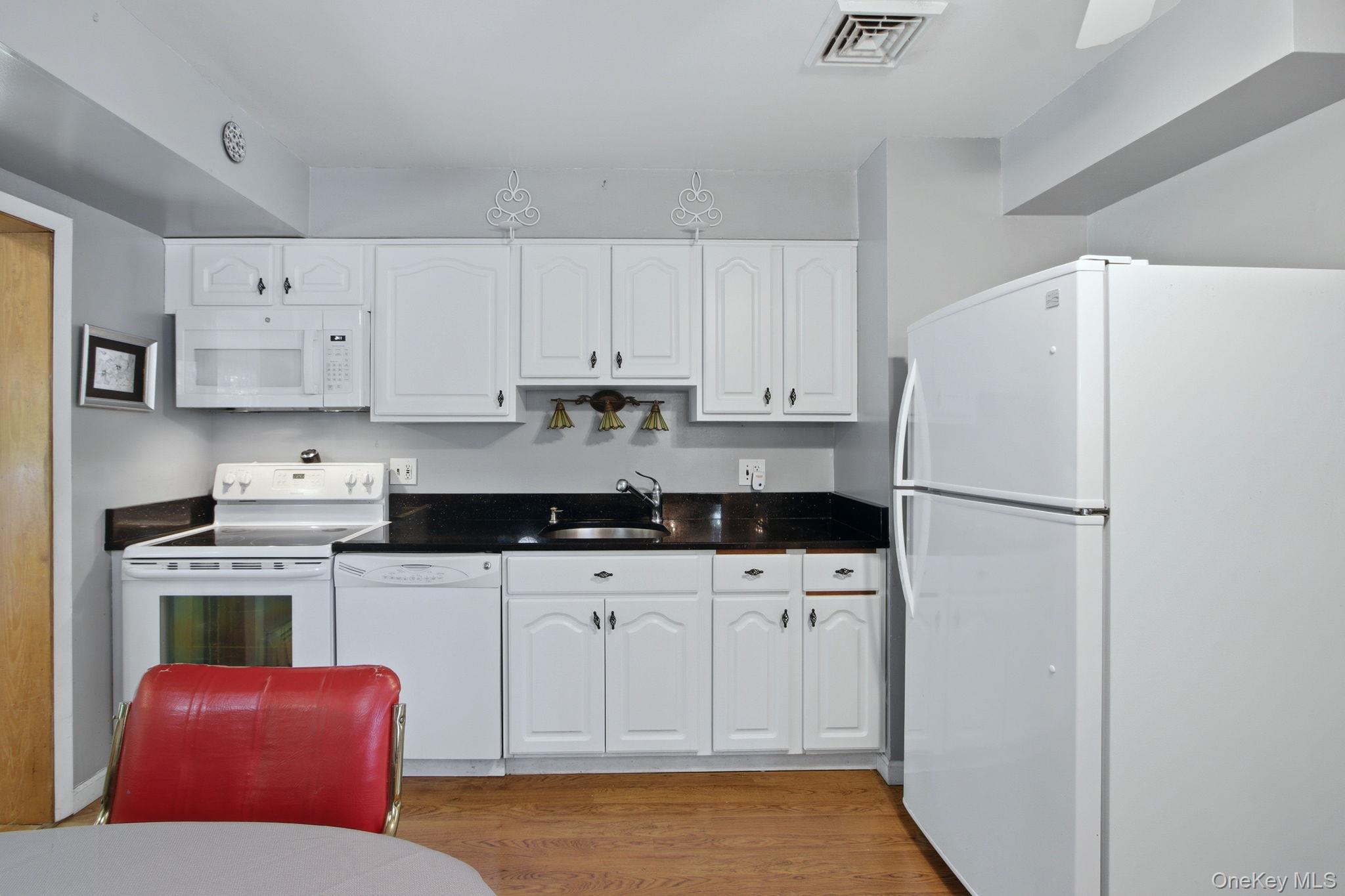 2289 Sultana Drive Property Photo 23