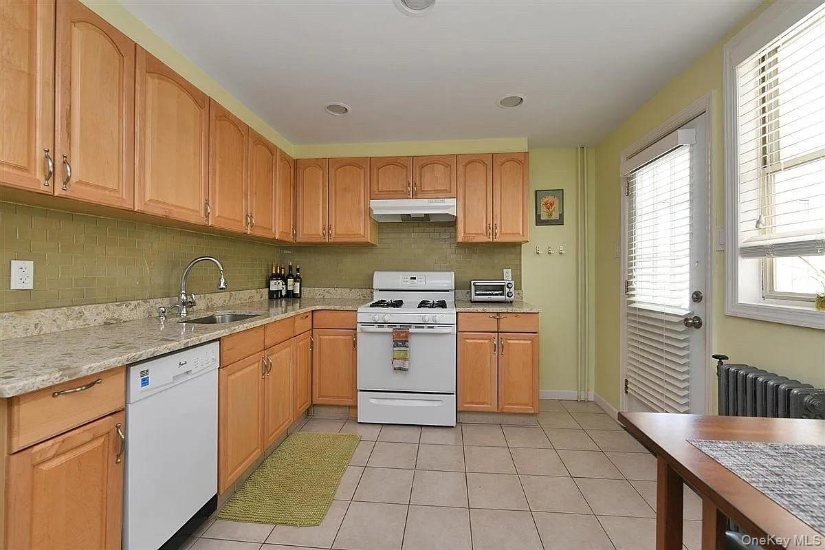32-50 201st Street Property Photo 8