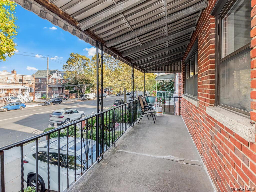 1863 Williamsbridge Road Property Photo 2