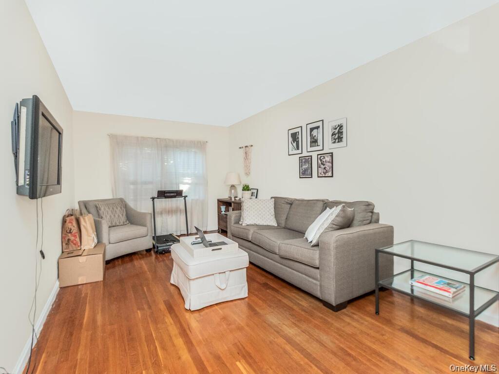 1863 Williamsbridge Road Property Photo 9