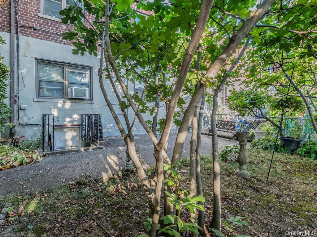 1863 Williamsbridge Road Property Photo 22