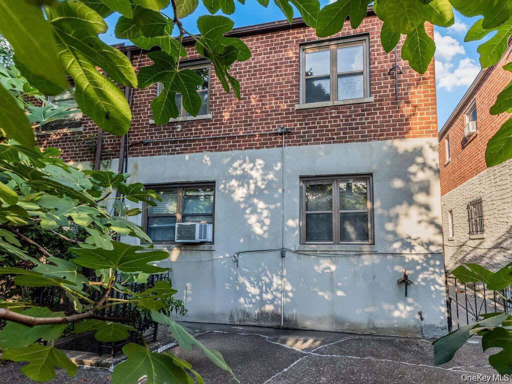 1863 Williamsbridge Road Property Photo 23