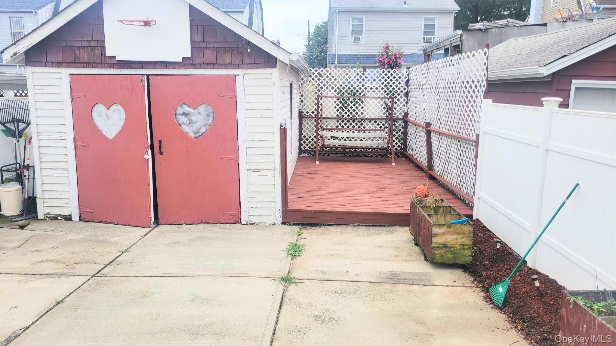 9230 212th Place Property Photo 6