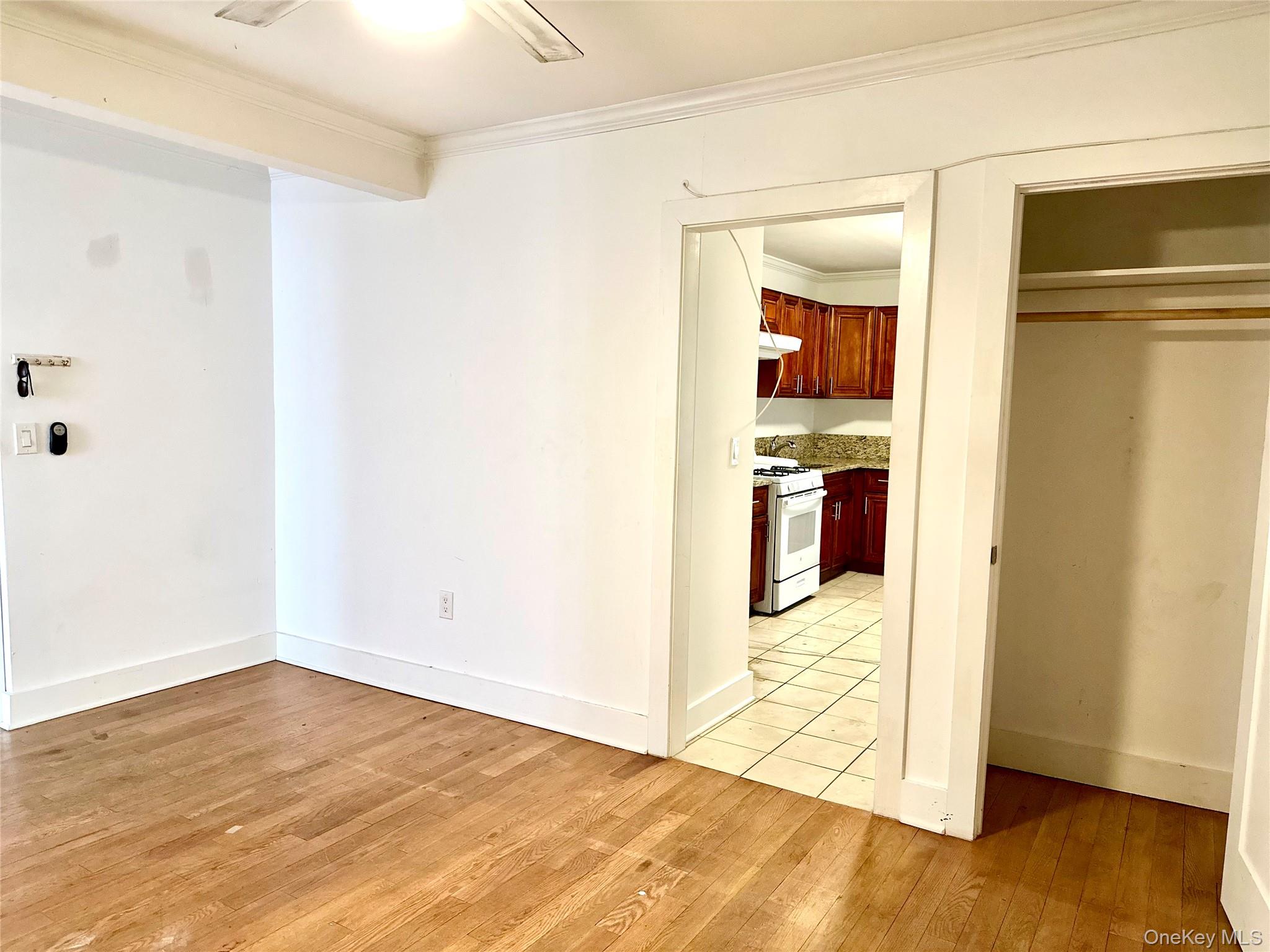 232 Fifth Avenue S (right Side) Property Photo 4