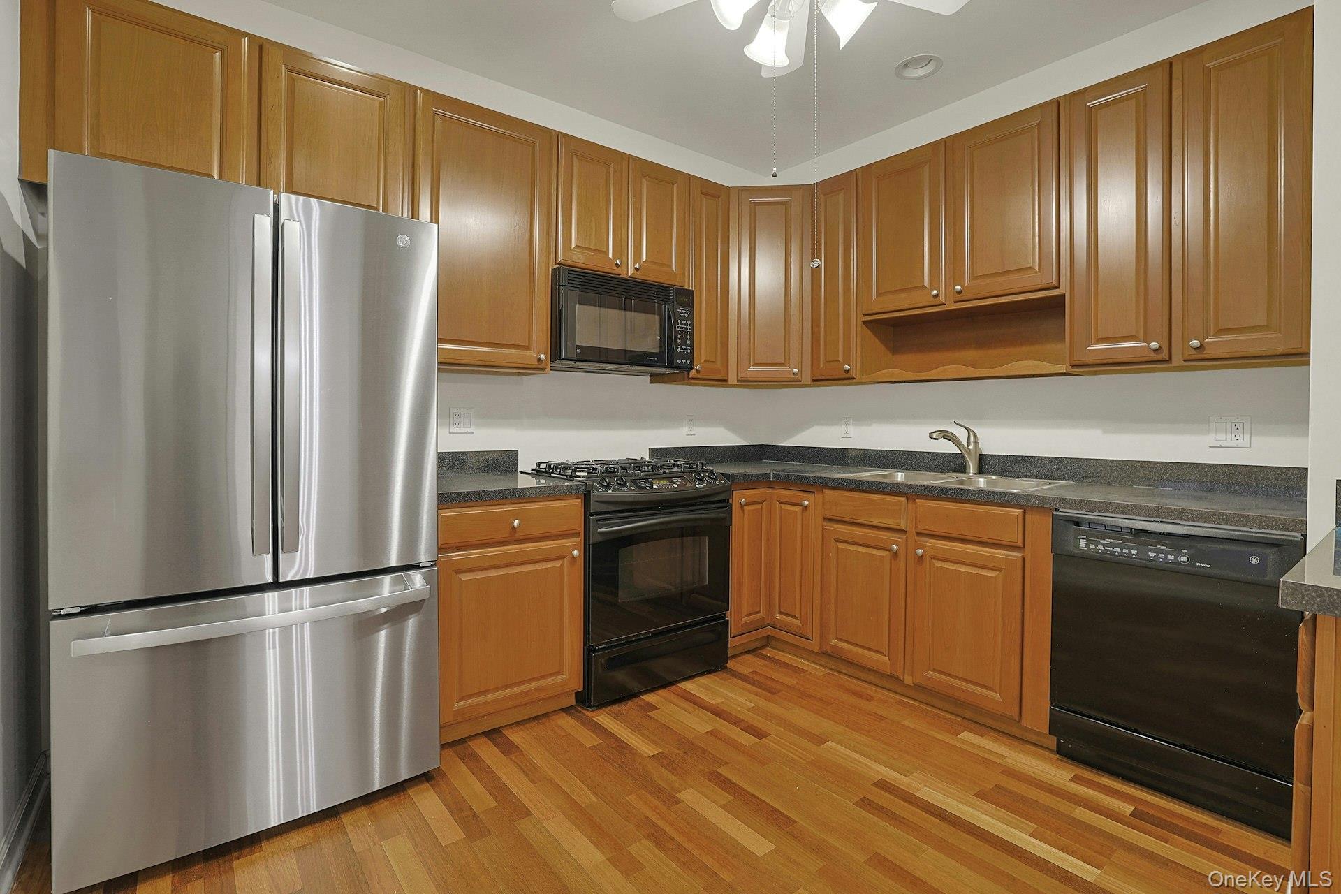 32 N De Baun Avenue 207 Property Photo 9