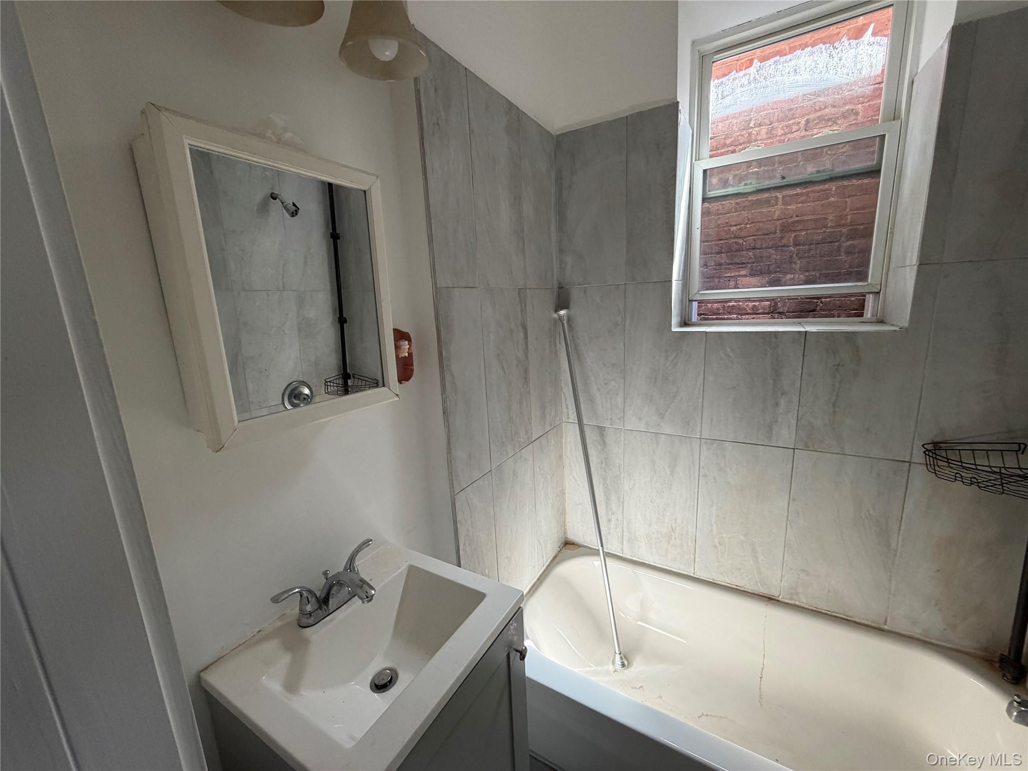 46 Benkard Avenue 2 Property Photo 7