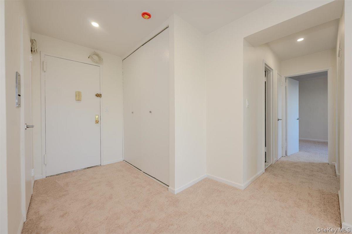 99 Randall Avenue 4-l Property Photo 4