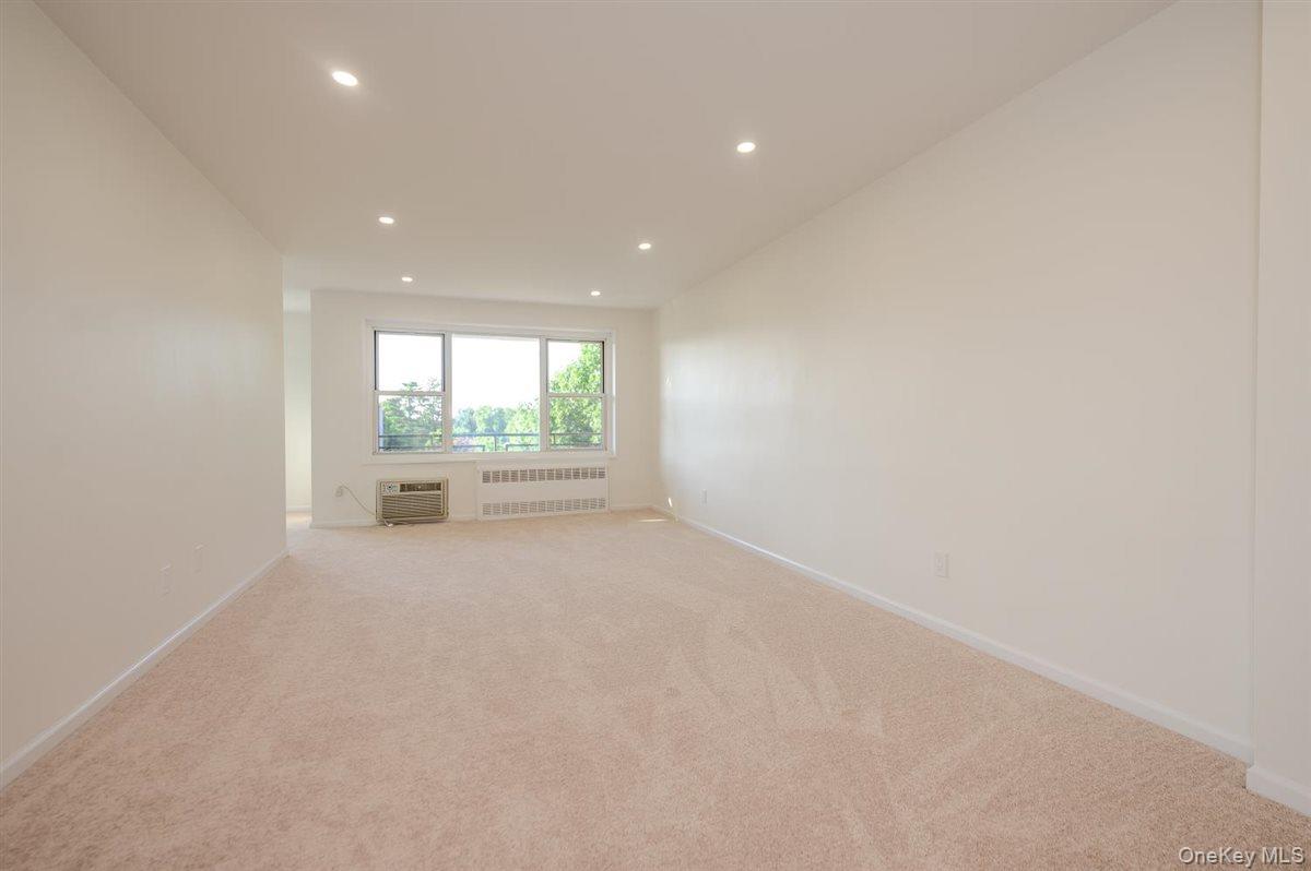 99 Randall Avenue 4-l Property Photo 5