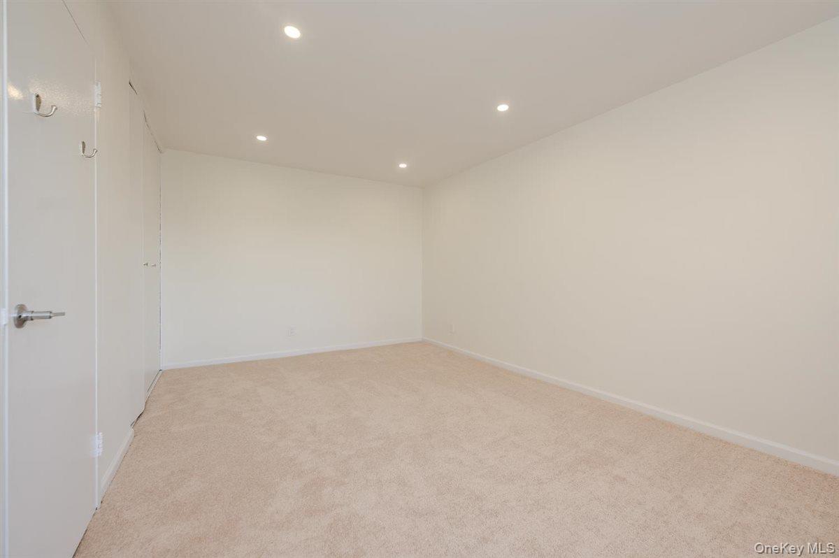 99 Randall Avenue 4-l Property Photo 13