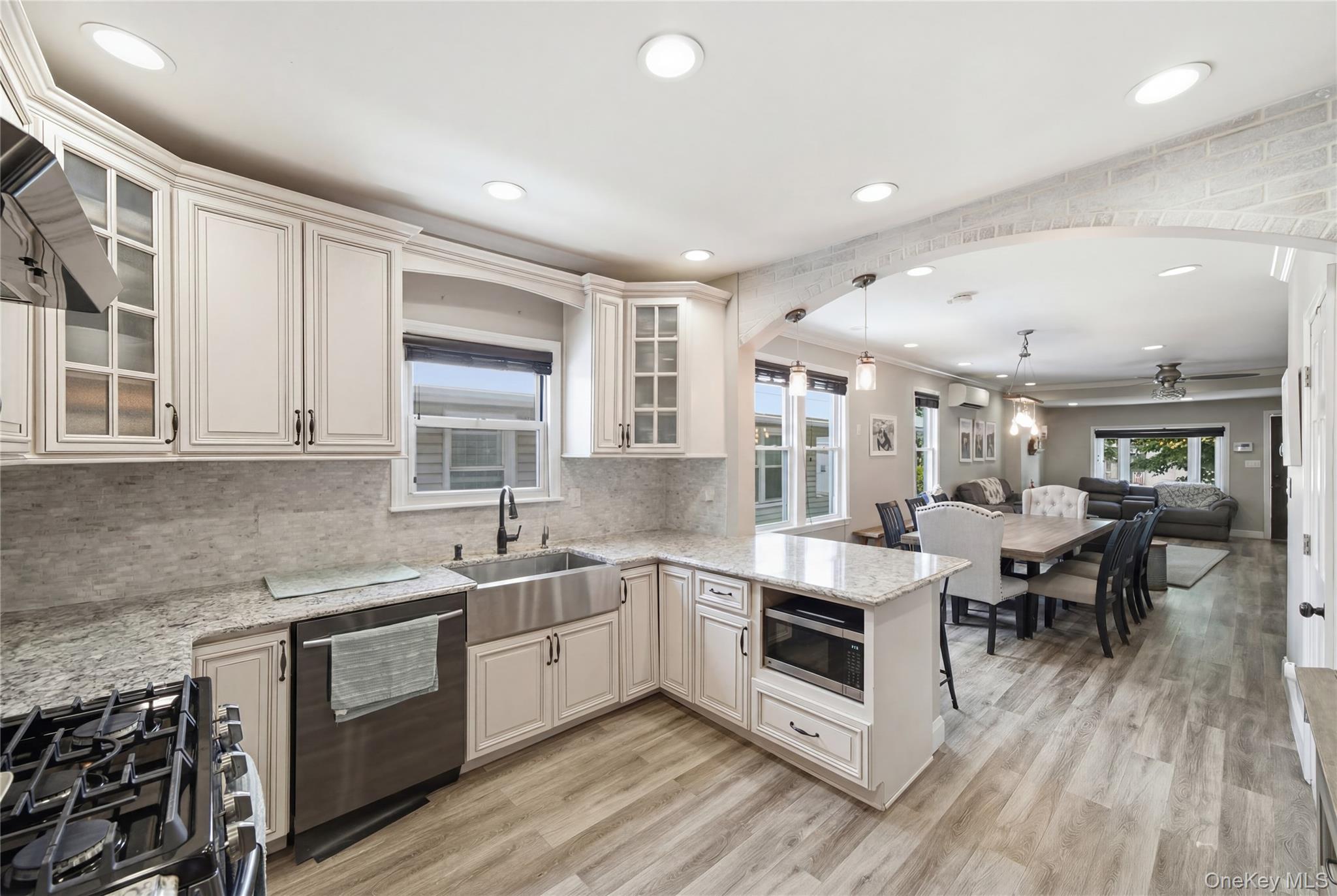 6424 Pleasantview Street Property Photo 7